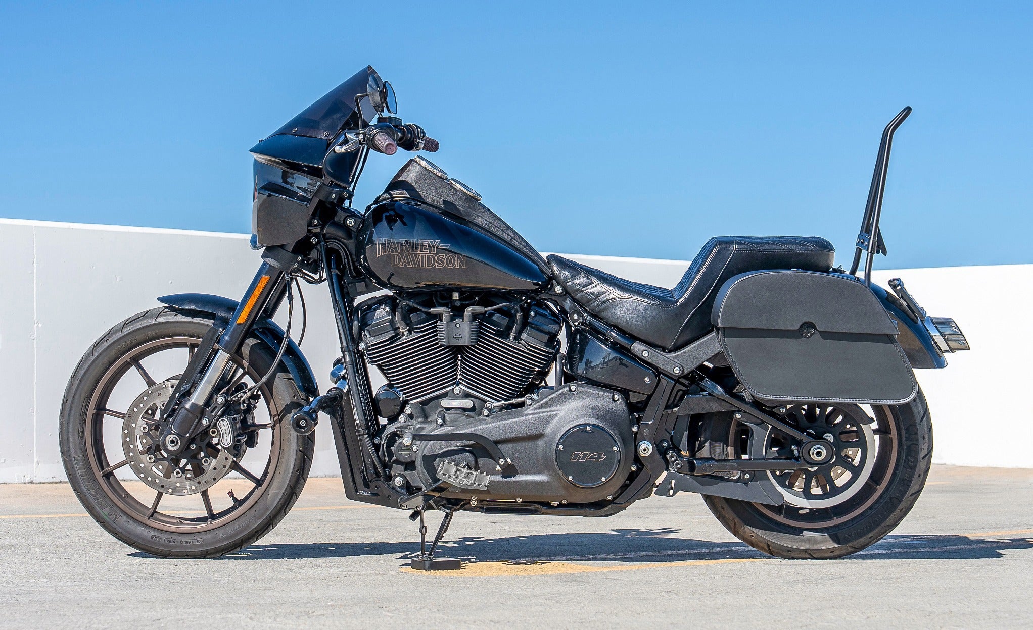 Viking 28L Panzer Medium Quick Mount Harley Softail Low Rider S