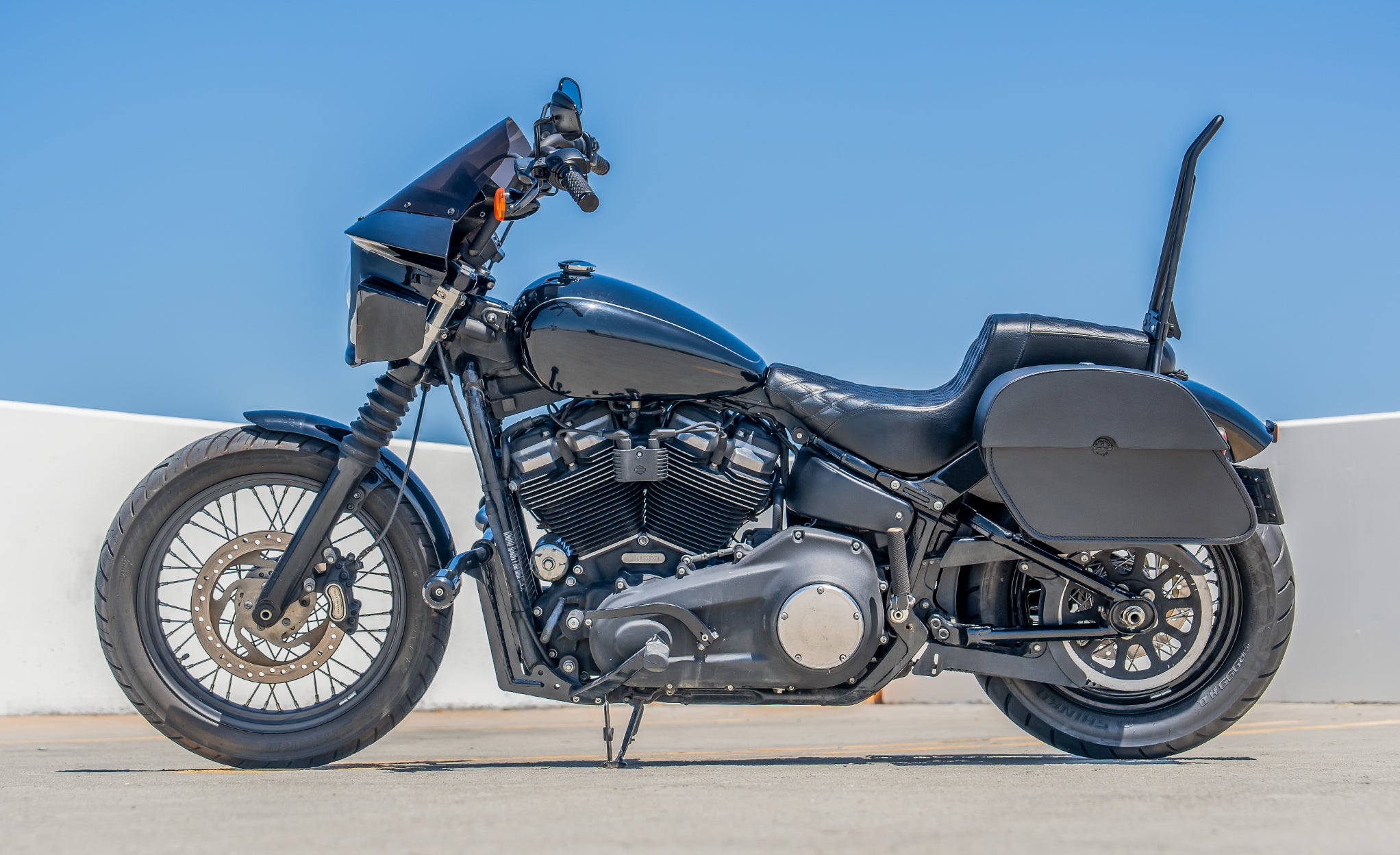 Viking 28L Panzer Medium Quick Mount Harley Softail Street Bob