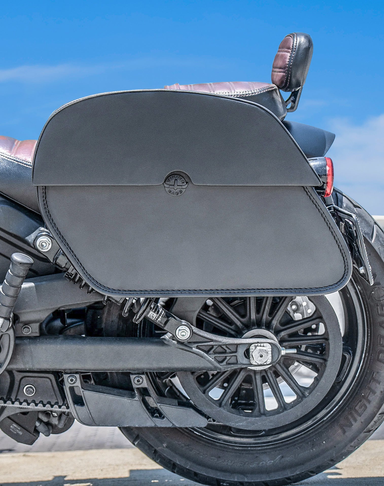 28L - Panzer Medium Quick Mount Indian Scout Bobber Twenty Leather Saddlebags Lifestyle