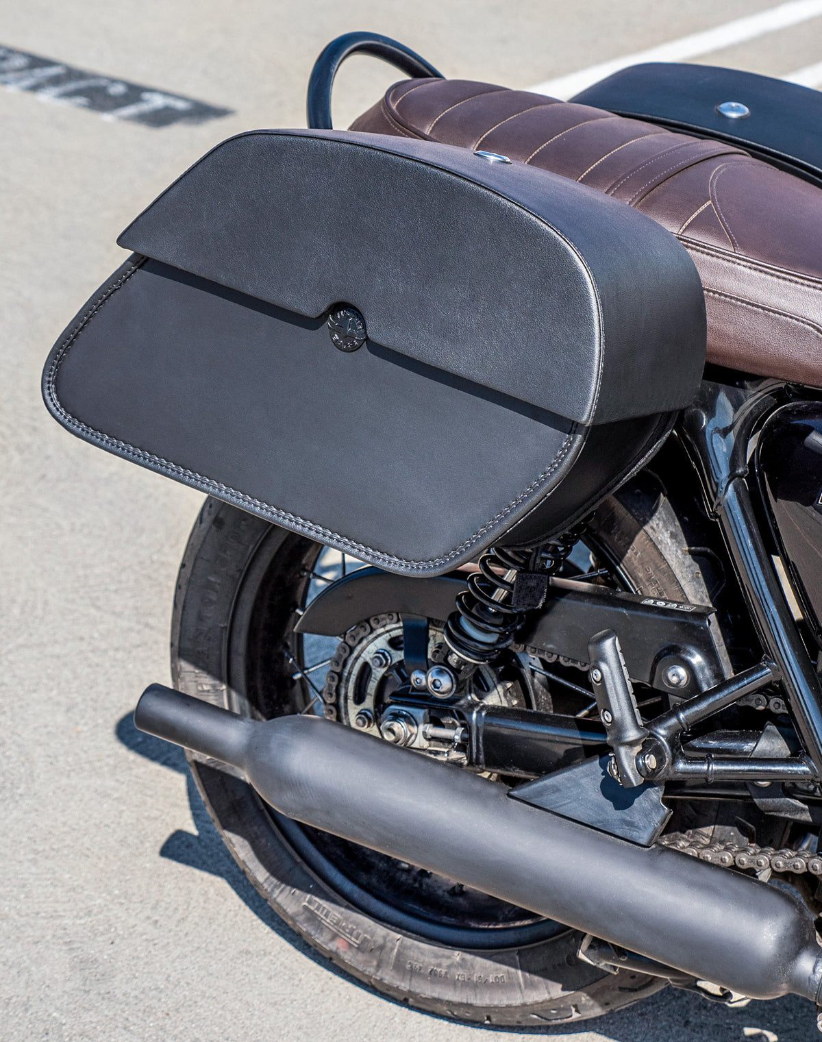 28L - Panzer Medium Quick Mount Triumph Bonneville T120 Leather Saddlebags