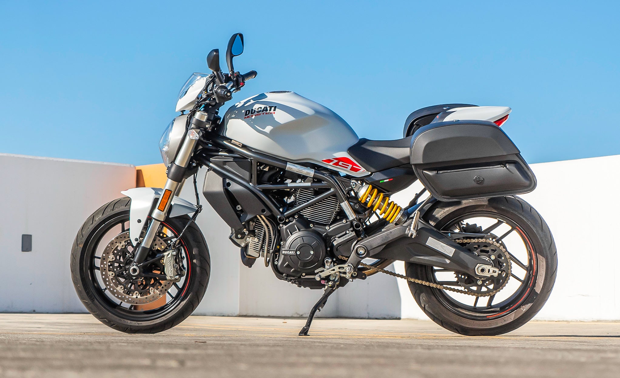 Viking 28L Pantheon Medium Quick Mount Ducati Monster 797 Leather