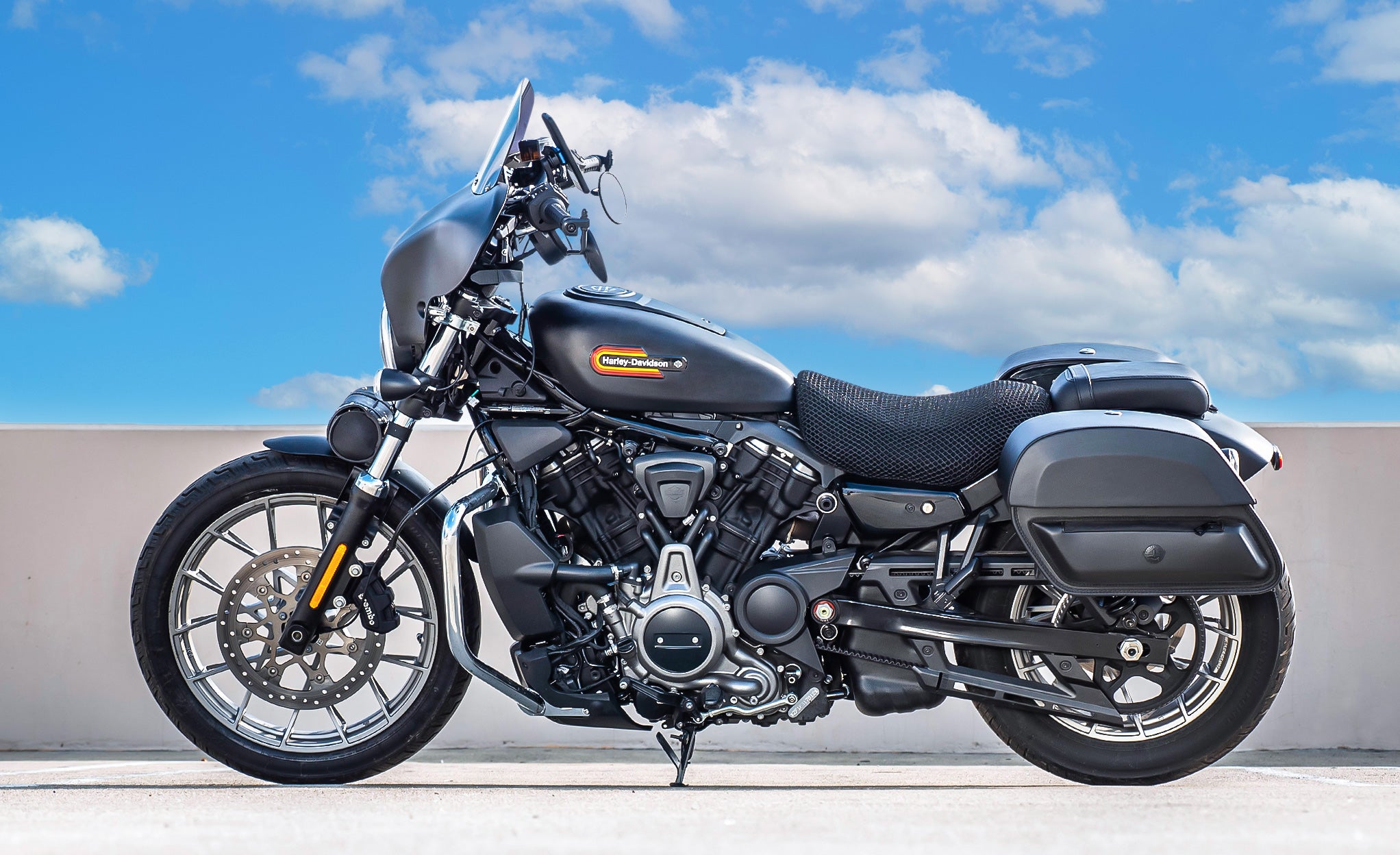 Viking 28L Pantheon Medium Quick Mount Harley Sportster Nightster