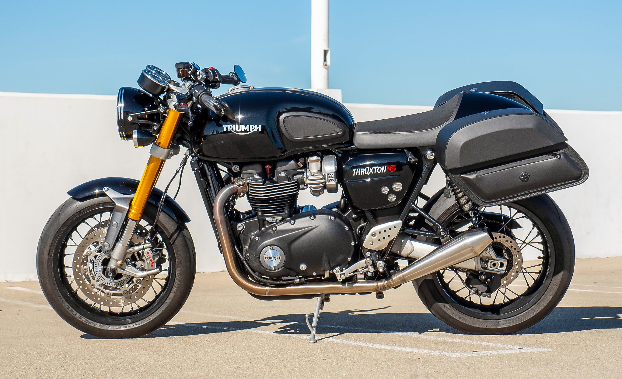 Viking 28L Pantheon Medium Quick Mount Triumph Thruxton RS Leather