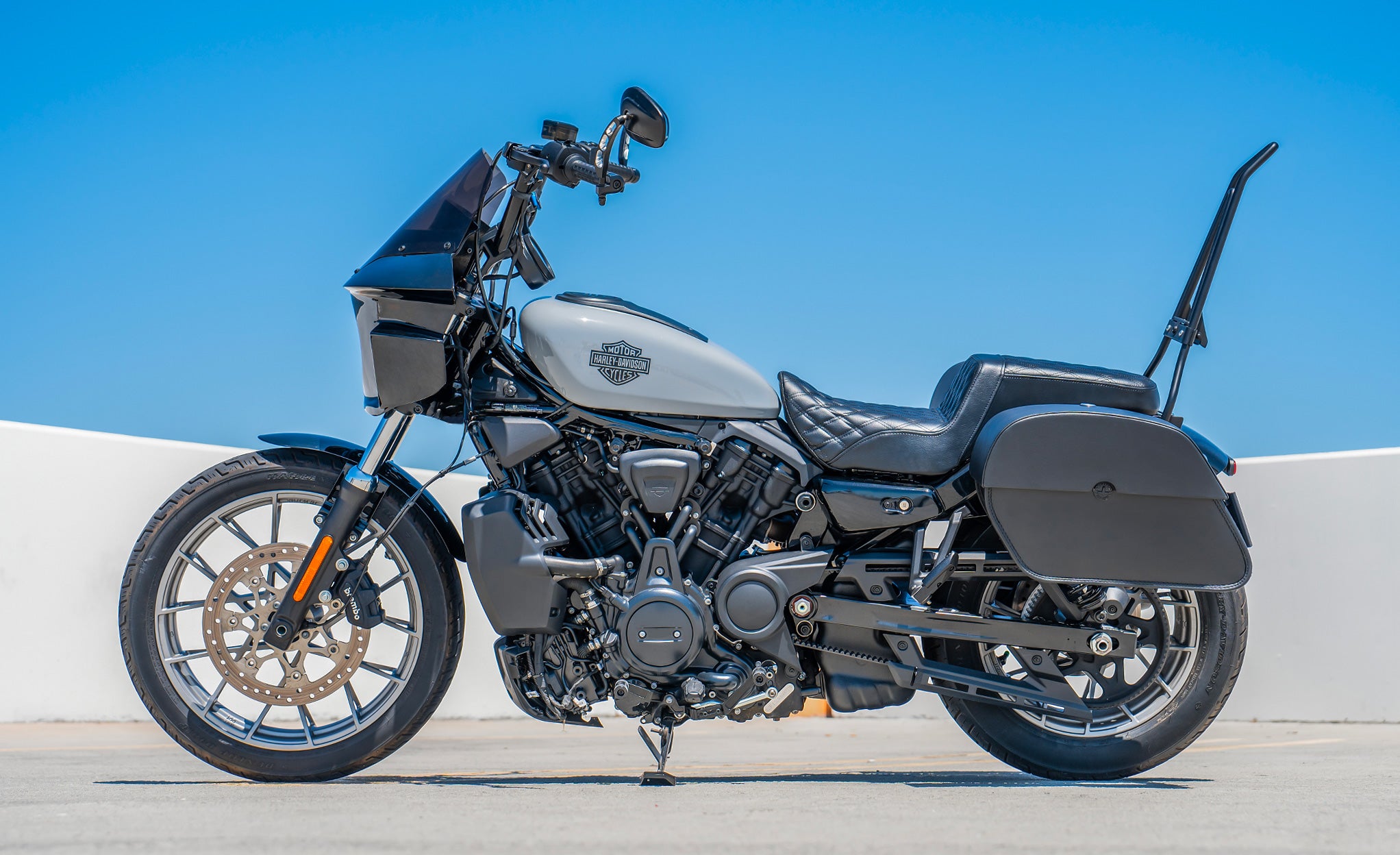 28L - Panzer Medium Quick Mount Harley Nightster RH975/S Leather Saddlebags Lifestyle @expand