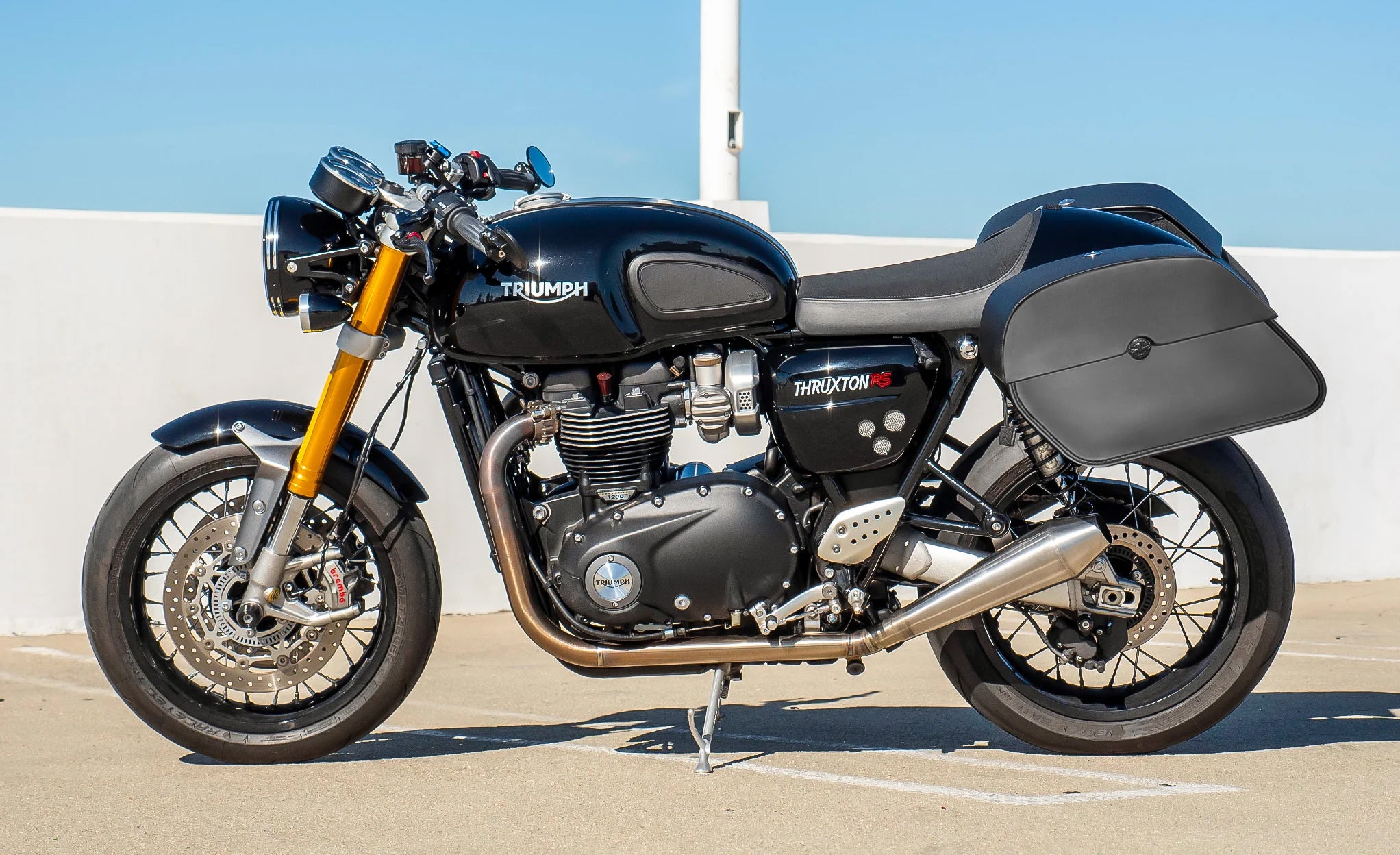 Viking 28L Panzer Medium Quick Mount Triumph Thruxton RS