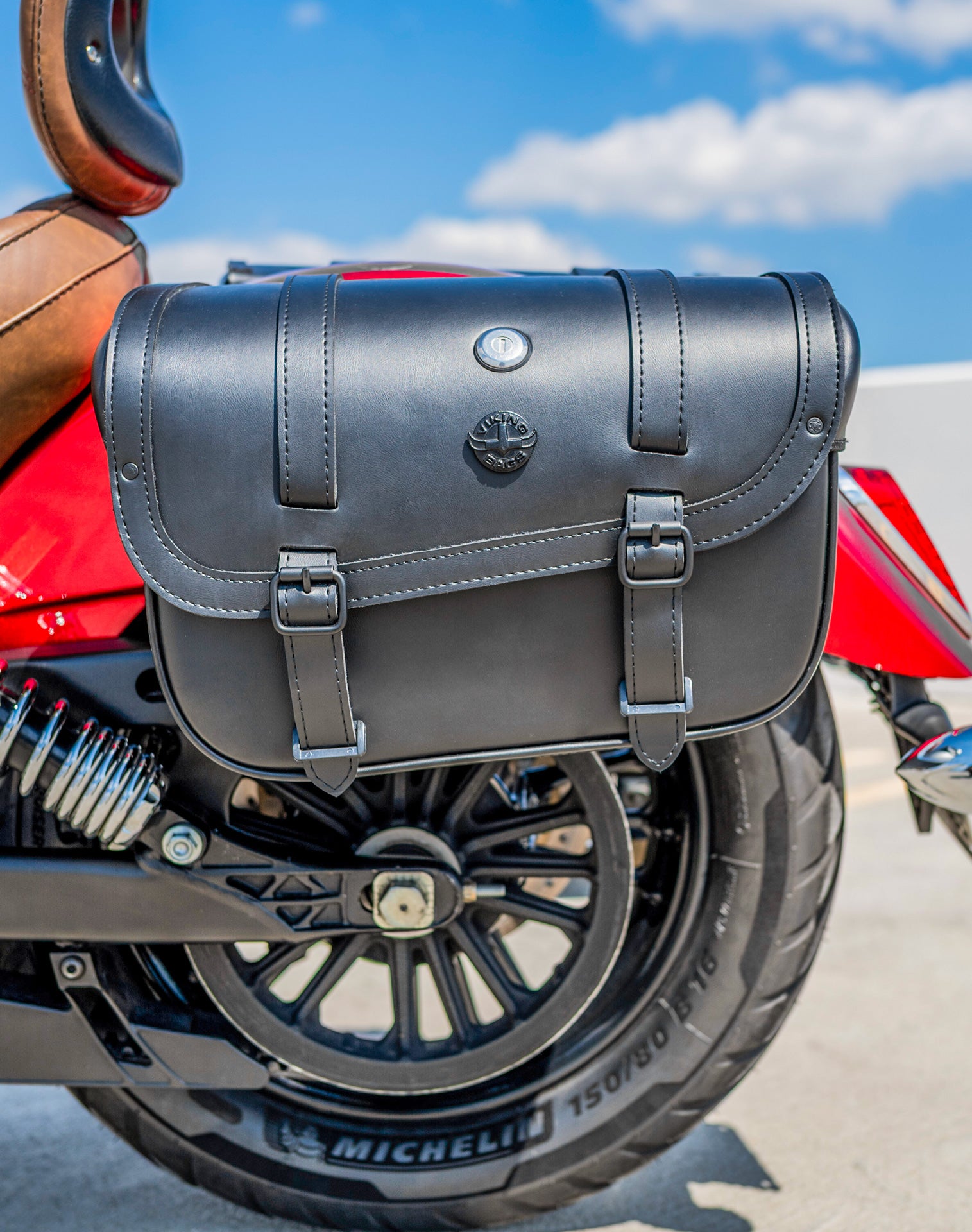 30L - Kronan Large Indian Scout Leather Motorcycle Saddlebags Vertical Lifestyle