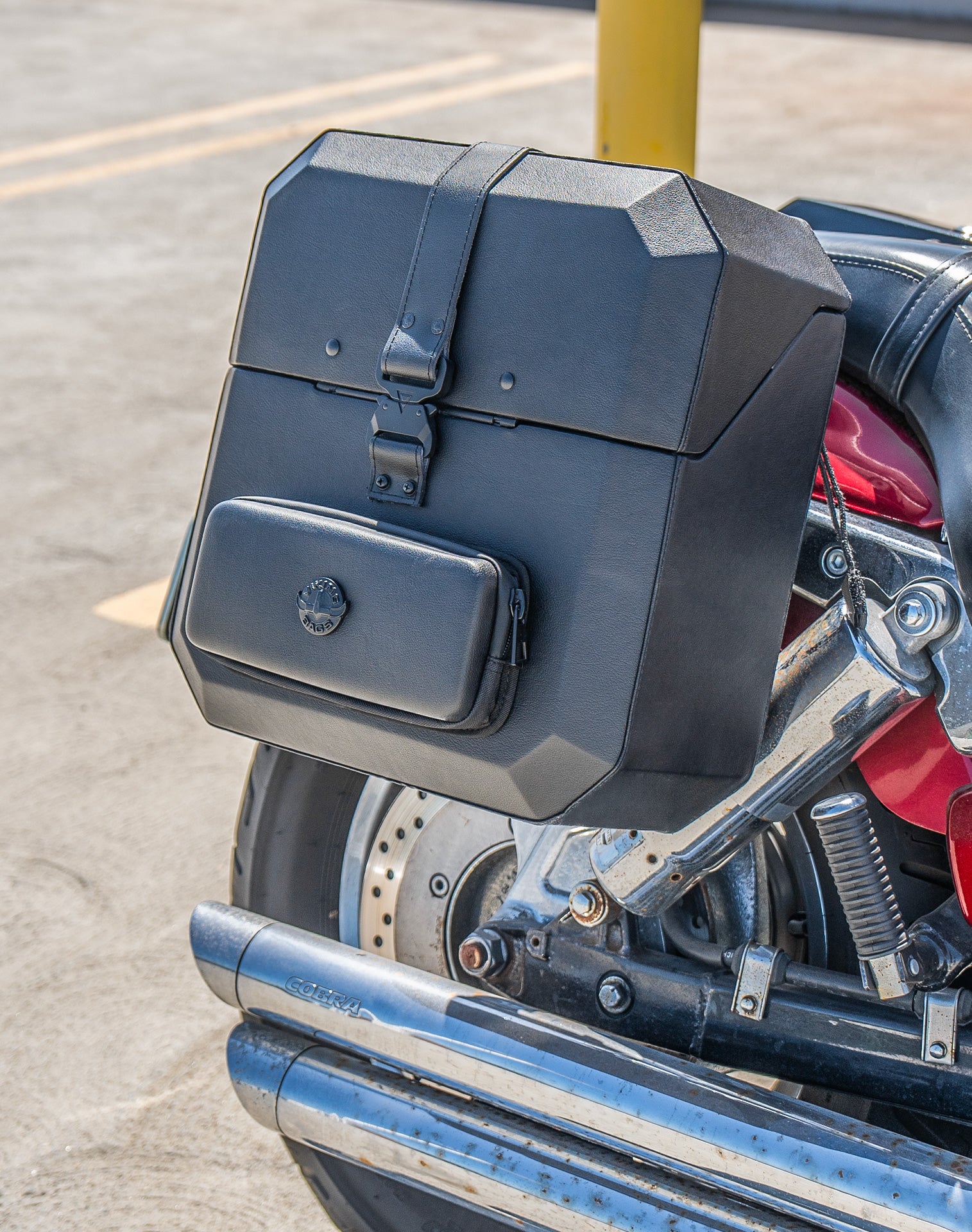 30L - Outlaw Quick-Mount Medium Honda VTX 1300 C Leather Wrapped Hard Saddlebags Life Style 3