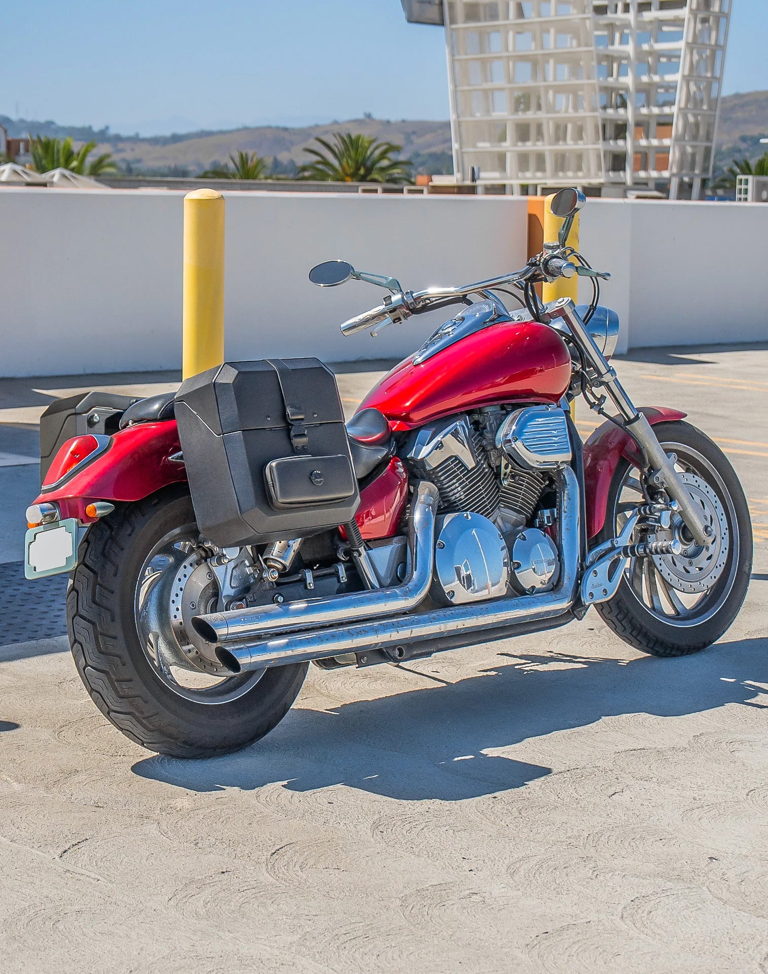 30L - Outlaw Quick-Mount Medium Honda VTX 1300 C Leather Wrapped Hard Saddlebags Life Style 1