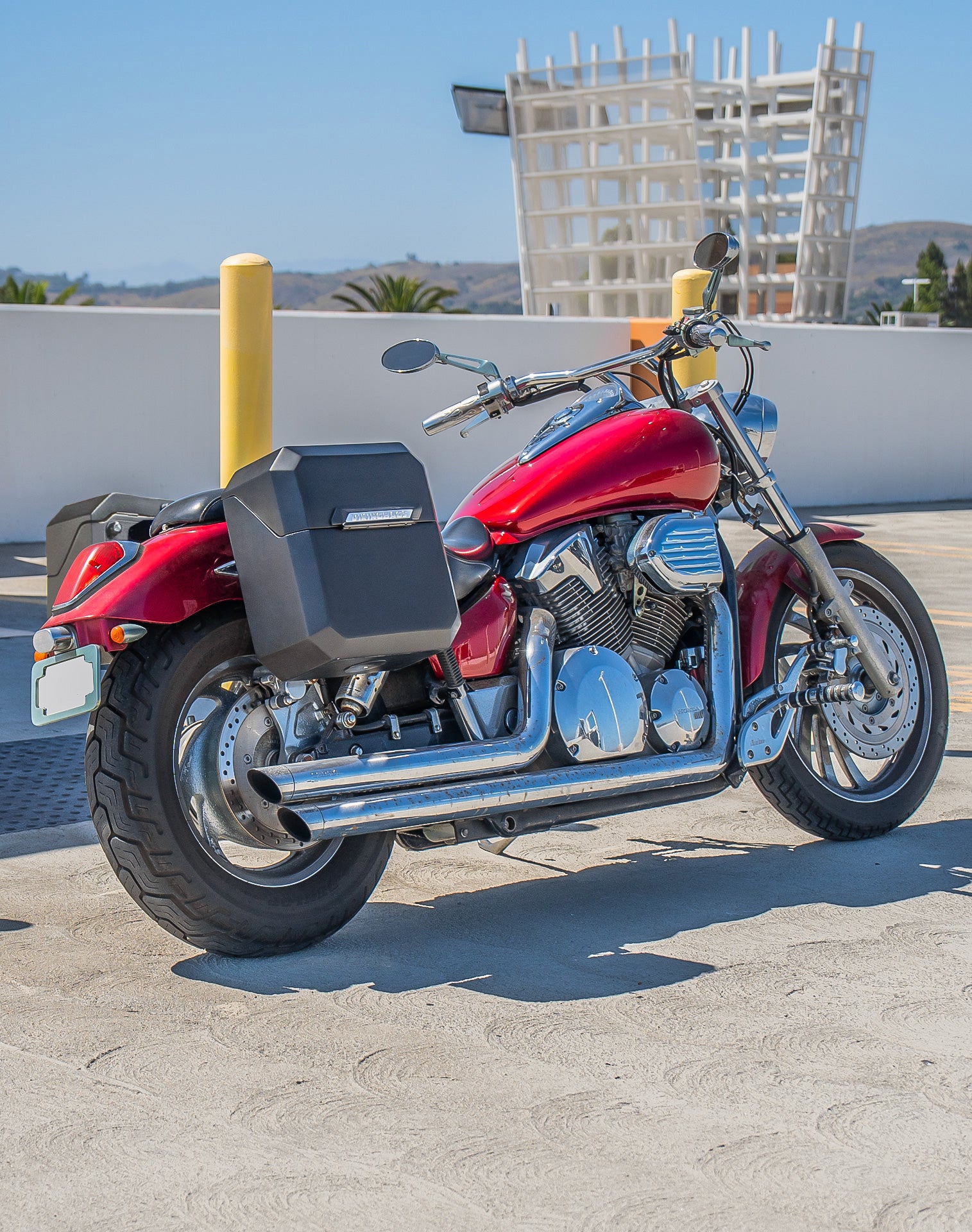 30L - Outlaw Quick-Mount Medium Honda VTX 1300 C Matte Hard Saddlebags Life Style 1