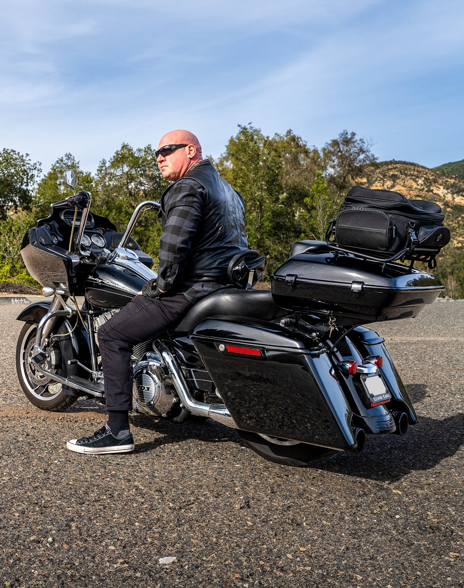 58L - Stretched Bagger 4.5" Extra Large Painted Motorcycle Hard Saddlebags For Harley Road Glide FLTR (2009-2013)