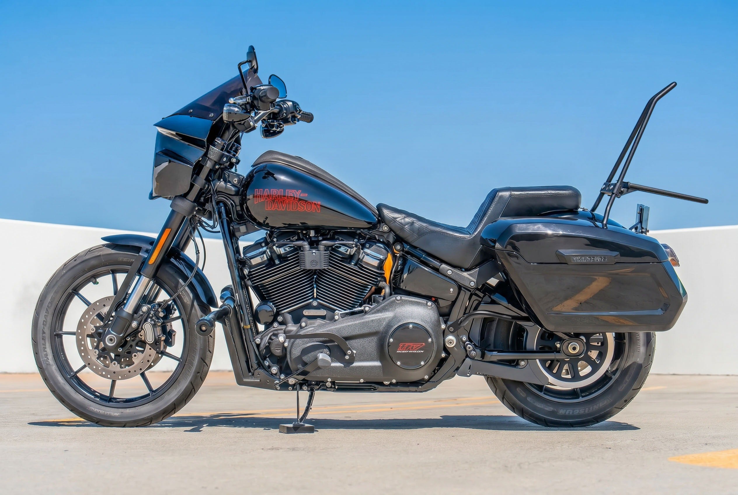 56L - Titan XL Painted Hard Saddlebags for 2025+ Harley Softail Low Rider S FXLRS @expand