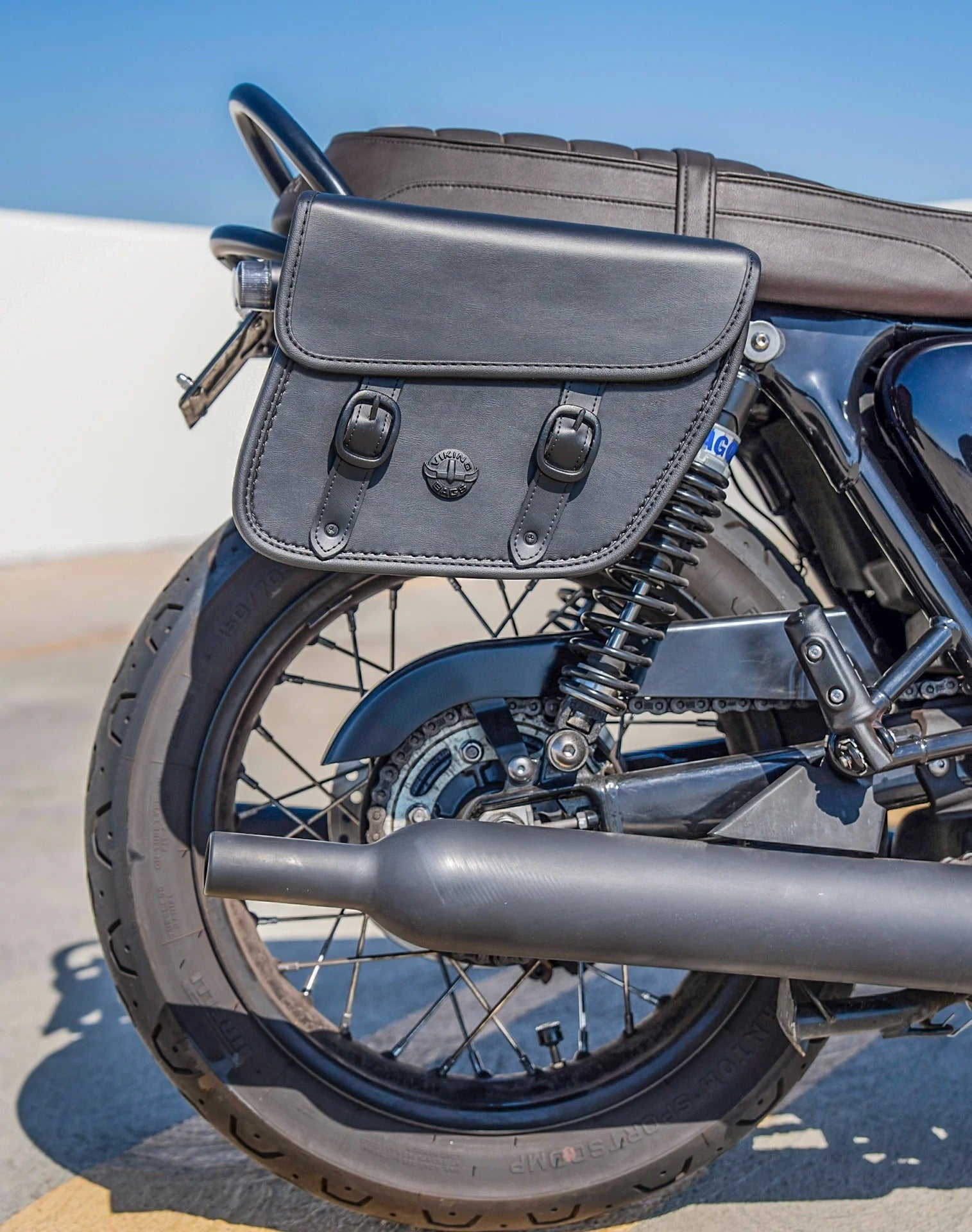 5L - Bront Triumph Bonneville T100 Leather Motorcycle Solo Saddlebag Vertical Lifestyle