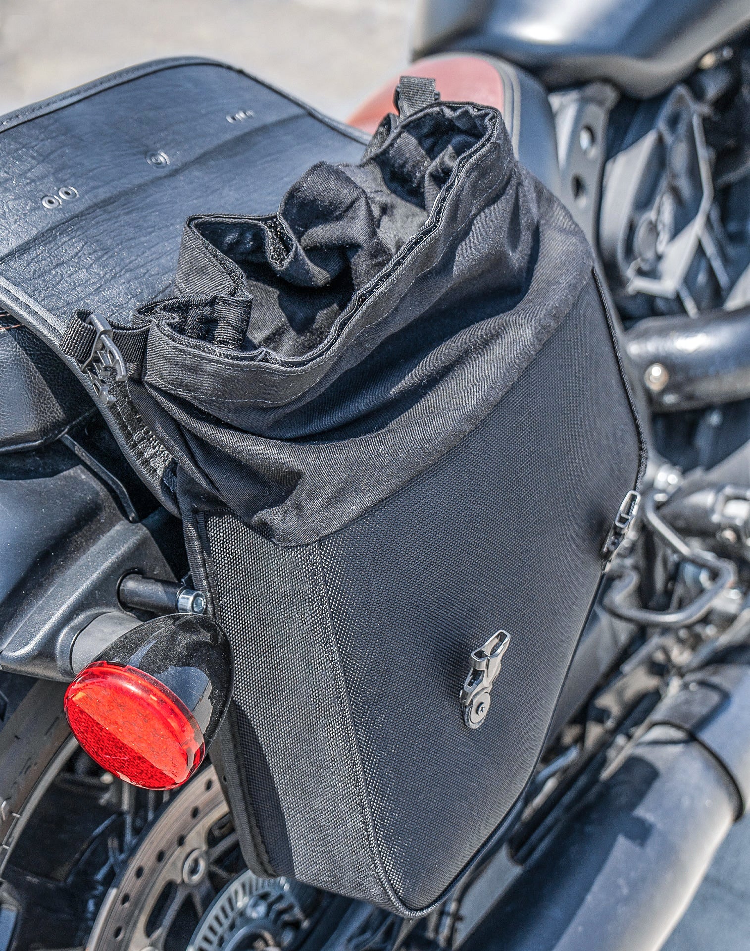 8L - Pony Indian Scout Bobber Twenty Leather Saddlebags Vertical Lifestyle