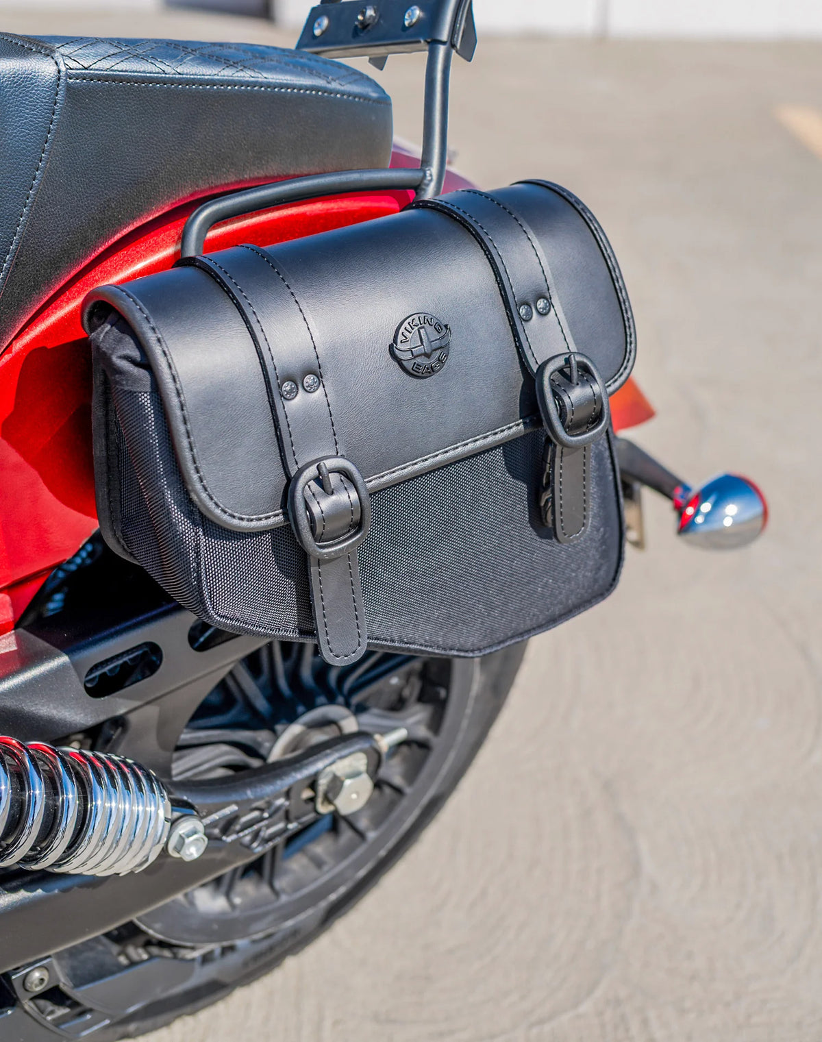 8L - Pony Indian Scout Classic 2025+ Leather Motorcycle Saddlebags Lifestyle