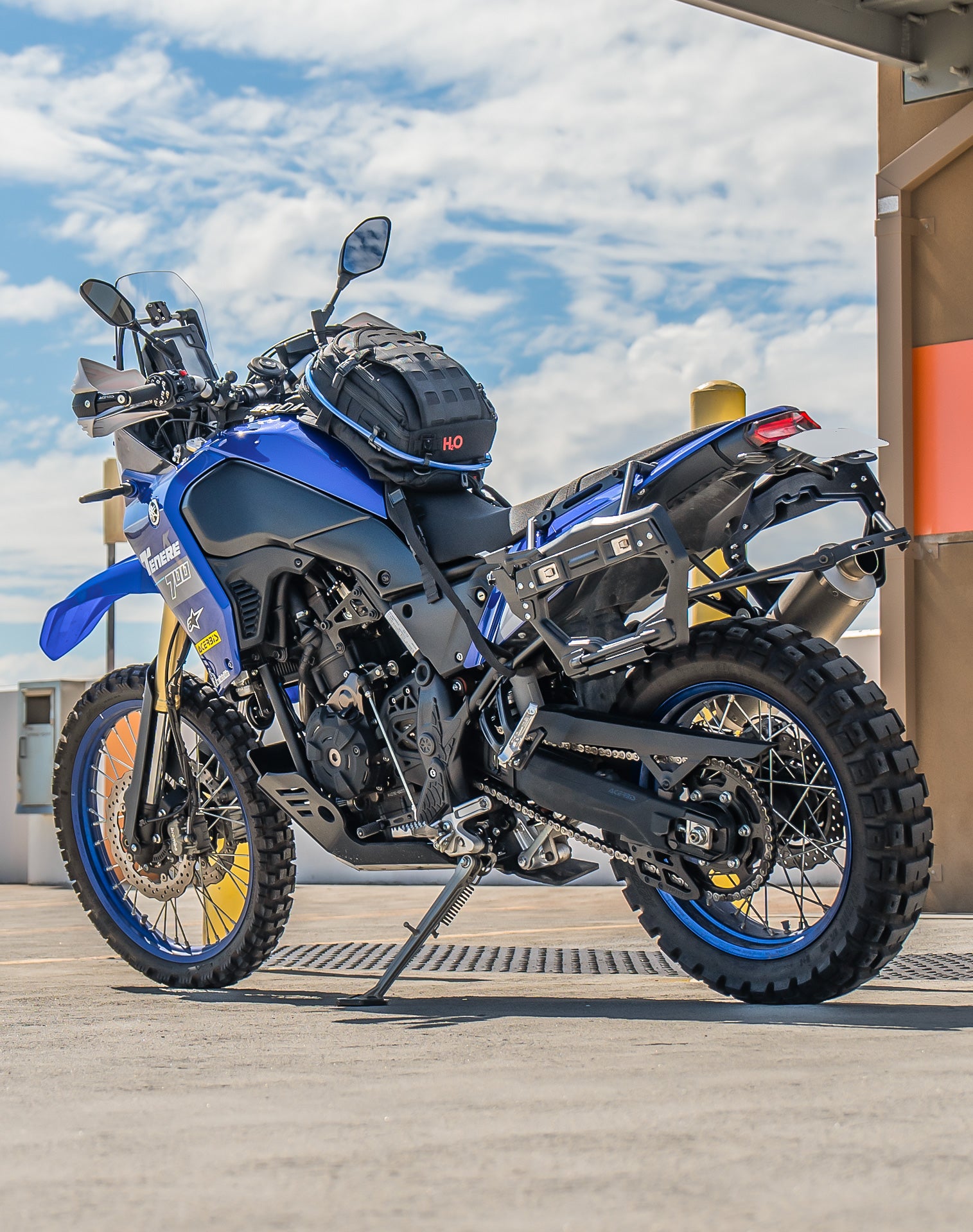 7L - Apex Yamaha ADV Touring Tank Bag with Hydration Pack Life Style 1