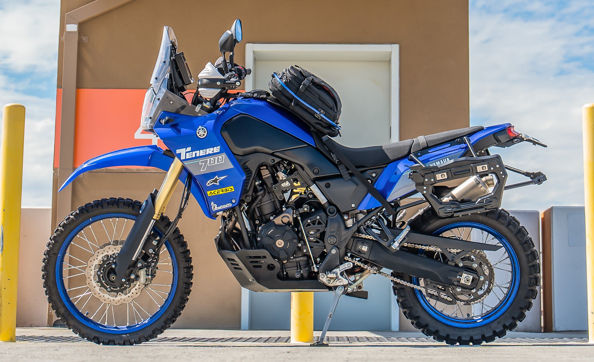 7L - Apex Yamaha ADV Touring Backpack with Hydration Pack Life Style  @expand