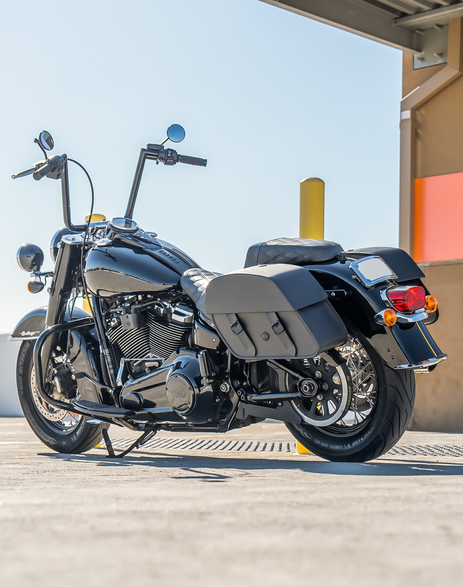 28L - Baelor Medium Hard Mount Saddlebags for Harley Softail Heritage FLHC/S Lifestyle