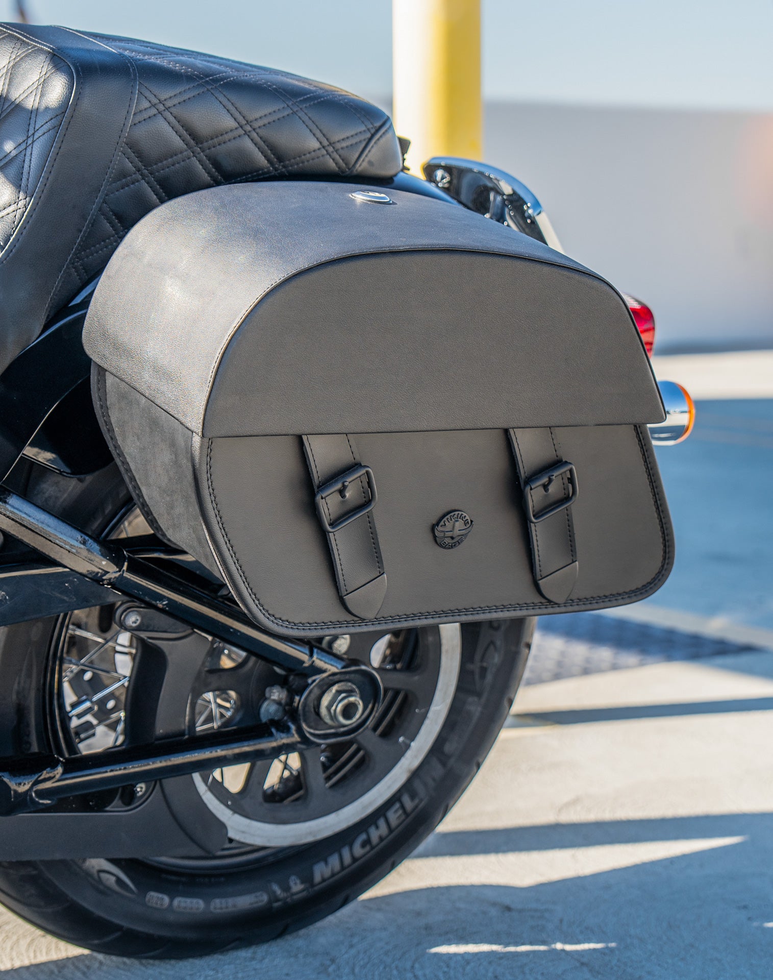 28L - Baelor Medium Hard Mount Saddlebags for Harley Softail Heritage FLHC/S Lifestyle