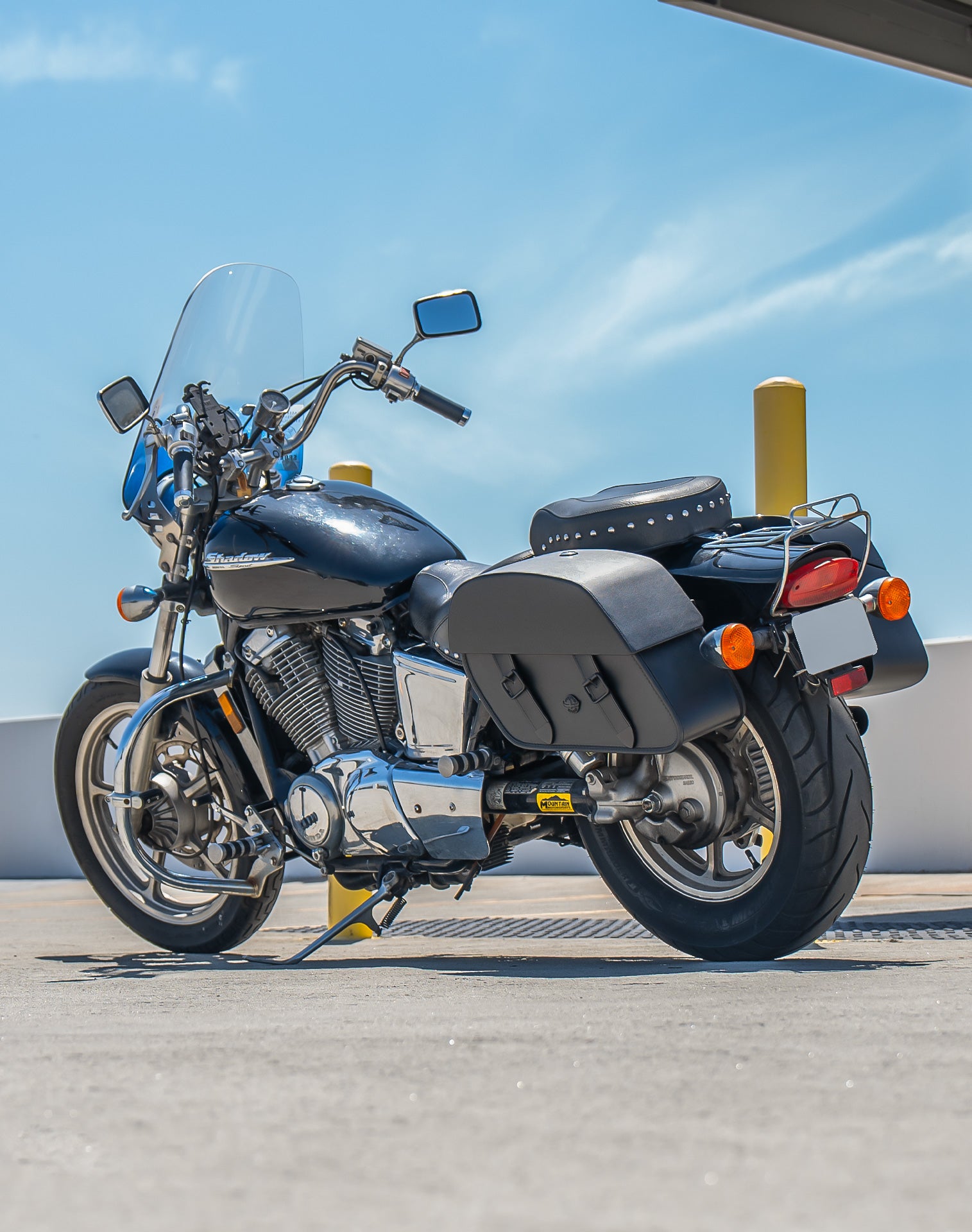 28L - Baelor Medium Honda Shadow 1100 Spirit Motorcycle Saddlebags v1