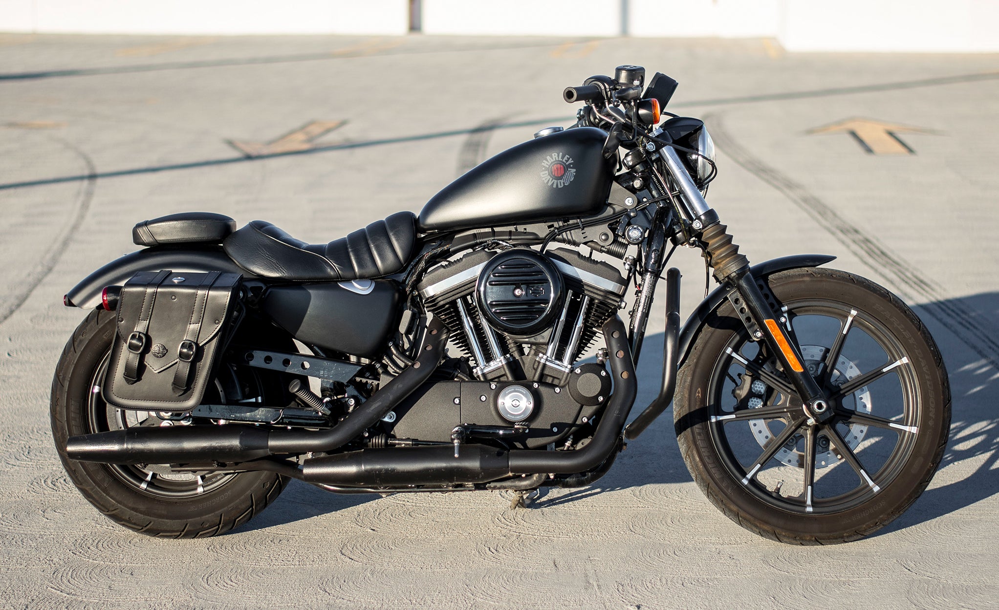 Viking 17L Dark Age Medium Harley Sportster 883 Iron XL883N Leather