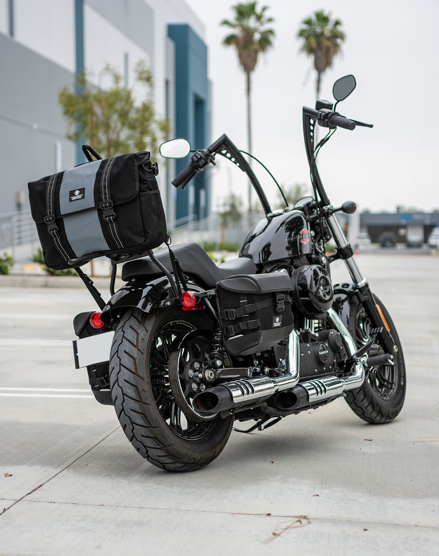 23L - Duo-tone Medium Victory Motorcycle Messenger Bag Gray/Black