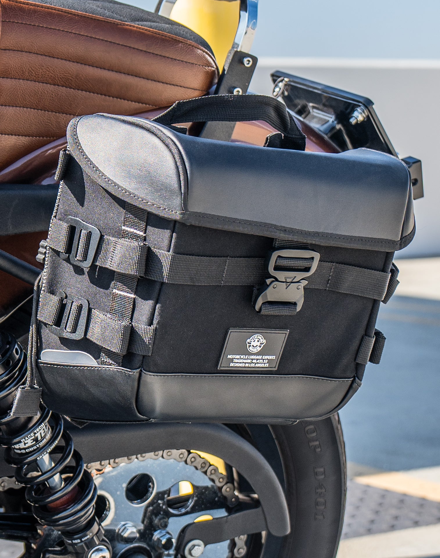 10L - Incognito Quick Mount Small Solo Saddlebag (Left Only) for Harley Dyna Super Glide FXD/I Lifestyle