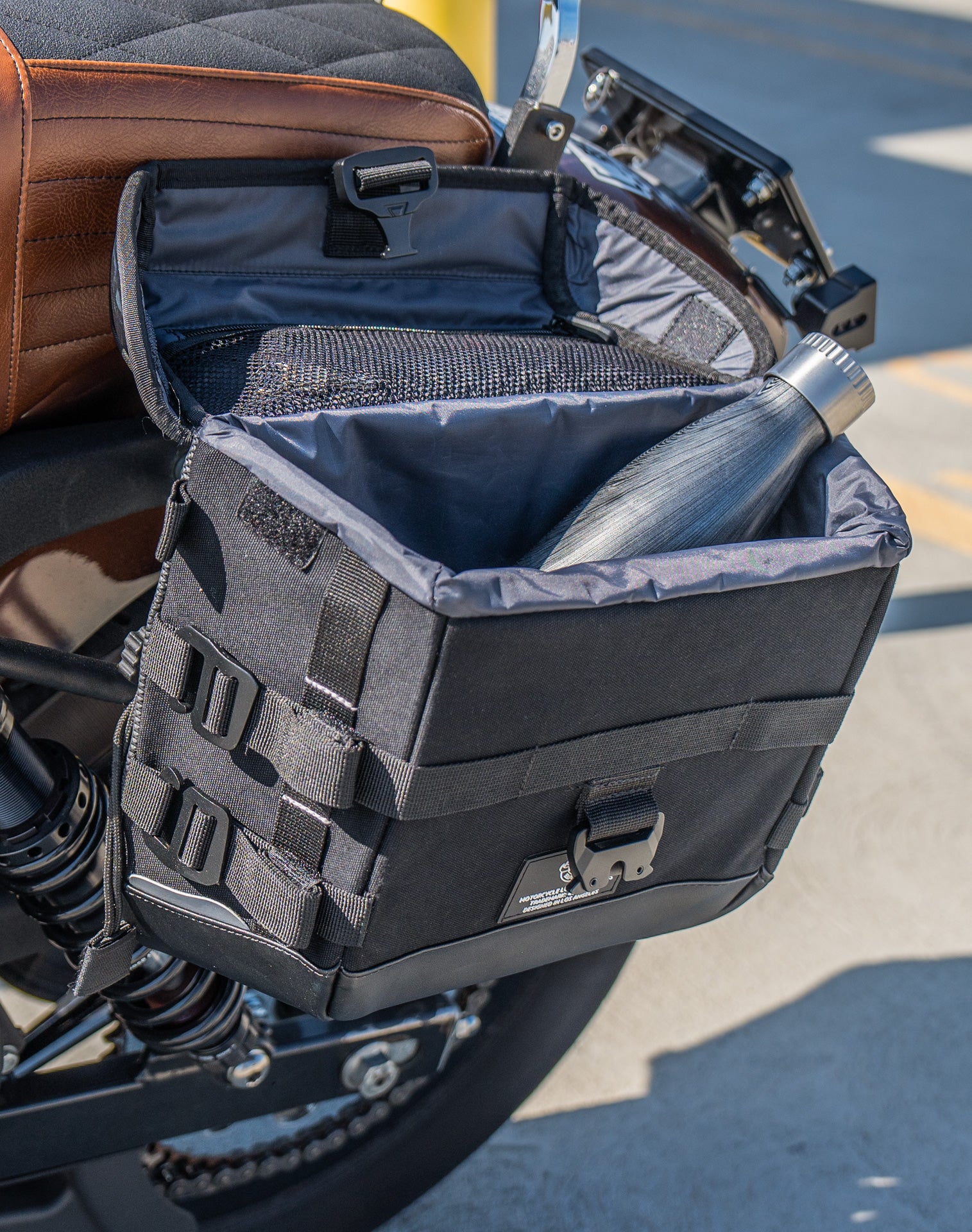 10L - Incognito Quick Mount Small Solo Saddlebag (Left Only) for Harley Dyna Super Glide FXD/I Lifestyle