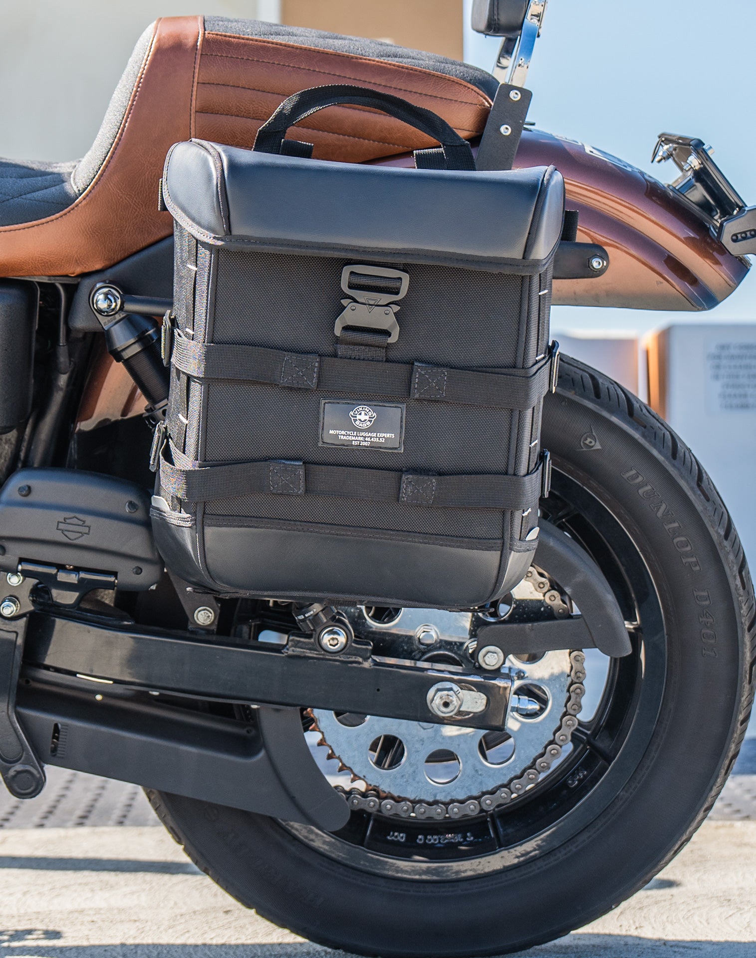 15L - Incognito Quick Mount Medium Solo Saddlebag (Left Only) for Harley Dyna Super Glide FXD/I Lifestyle