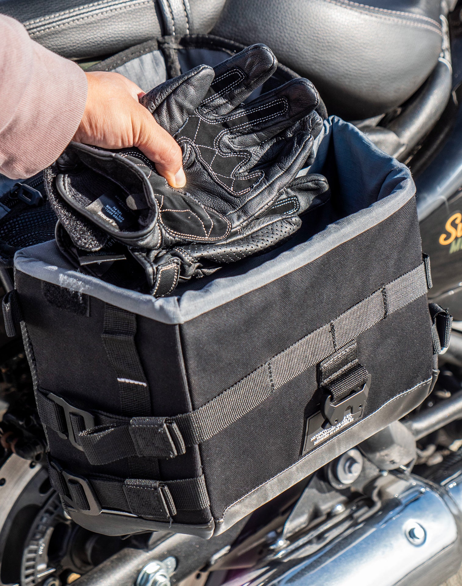 20L - Incognito Quick-Mount Small BMW R18 Motorcycle Saddlebags Vertical Lifestyle