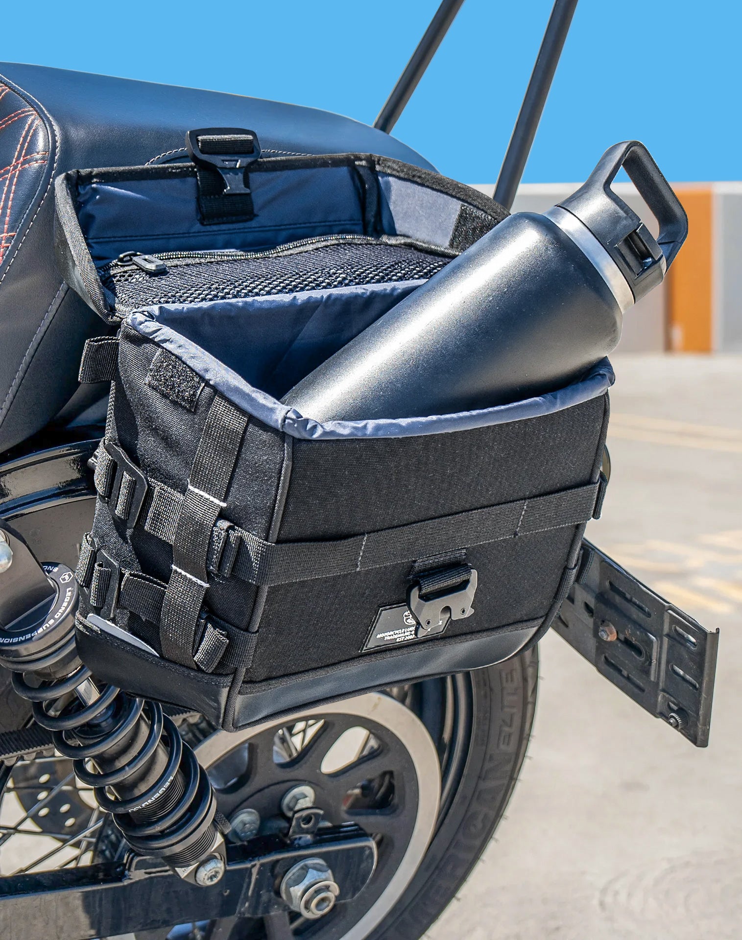 20L - Incognito Quick-Mount Small Saddlebags for Harley Davidson Dyna Street Bob FXDB/I Lifestyle
