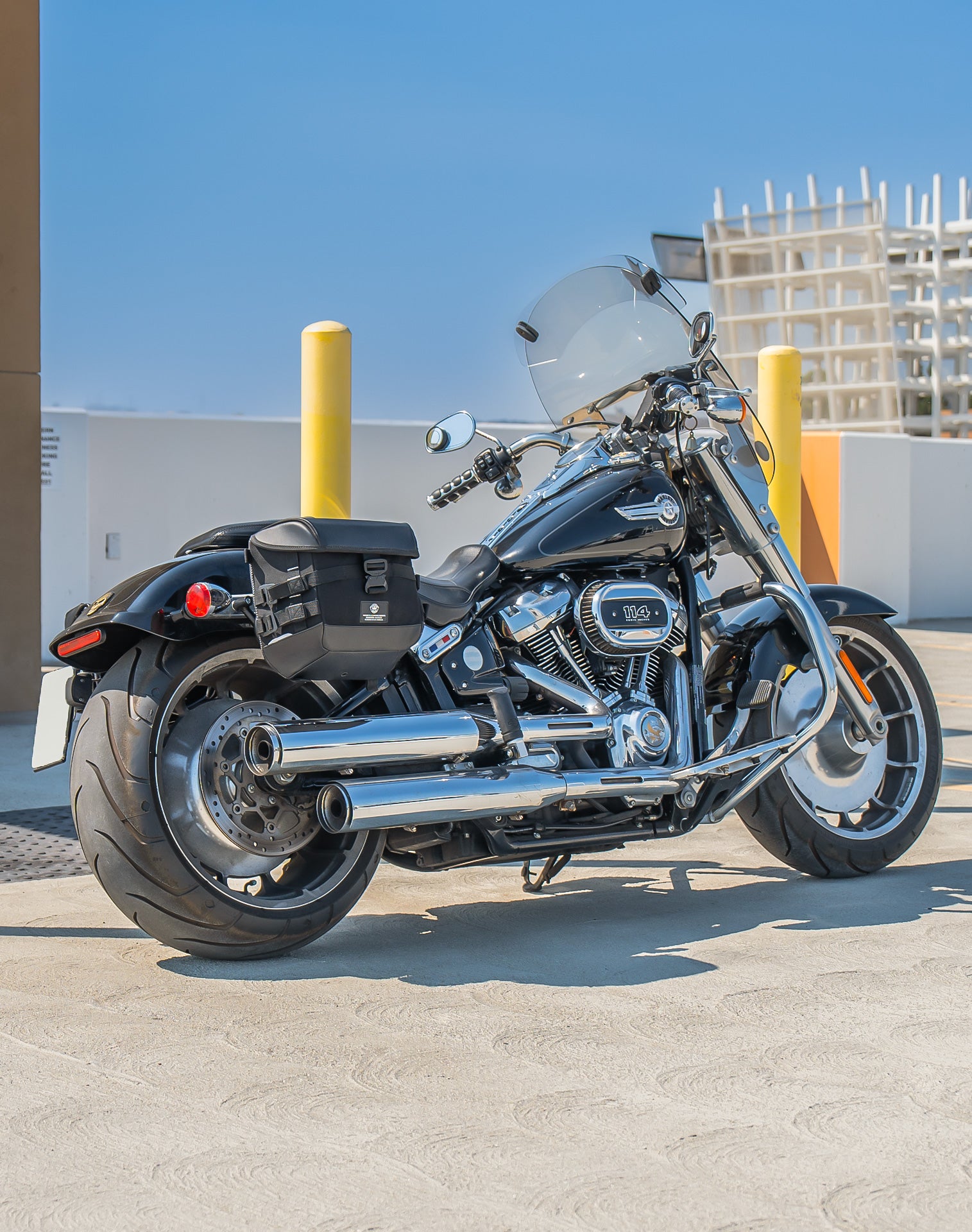 20L - Incognito Quick-Mount Small Harley Softail Fat Boy FLFB/S Saddlebags Lifestyle 1