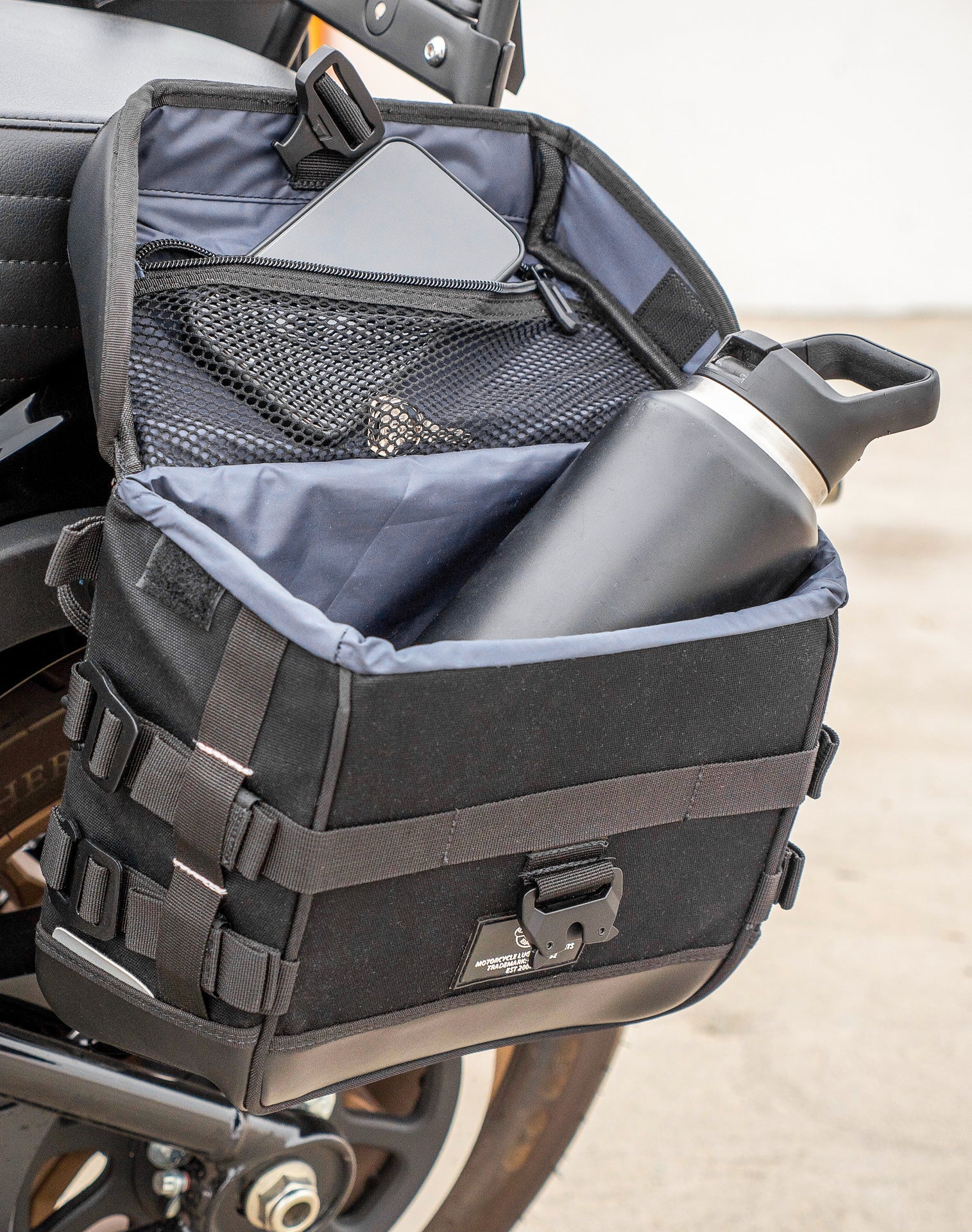 20L - Incognito Quick-Mount Small Saddlebags for Harley Softail Low Rider S FXLRS Vertical Lifestyle 