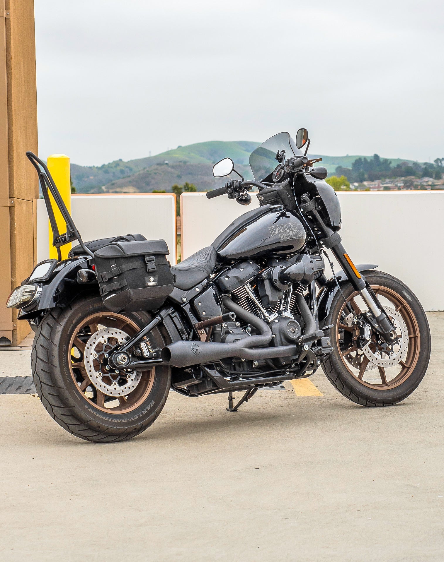 20L - Incognito Quick-Mount Small Saddlebags for Harley Softail Low Rider S FXLRS Vertical Lifestyle 