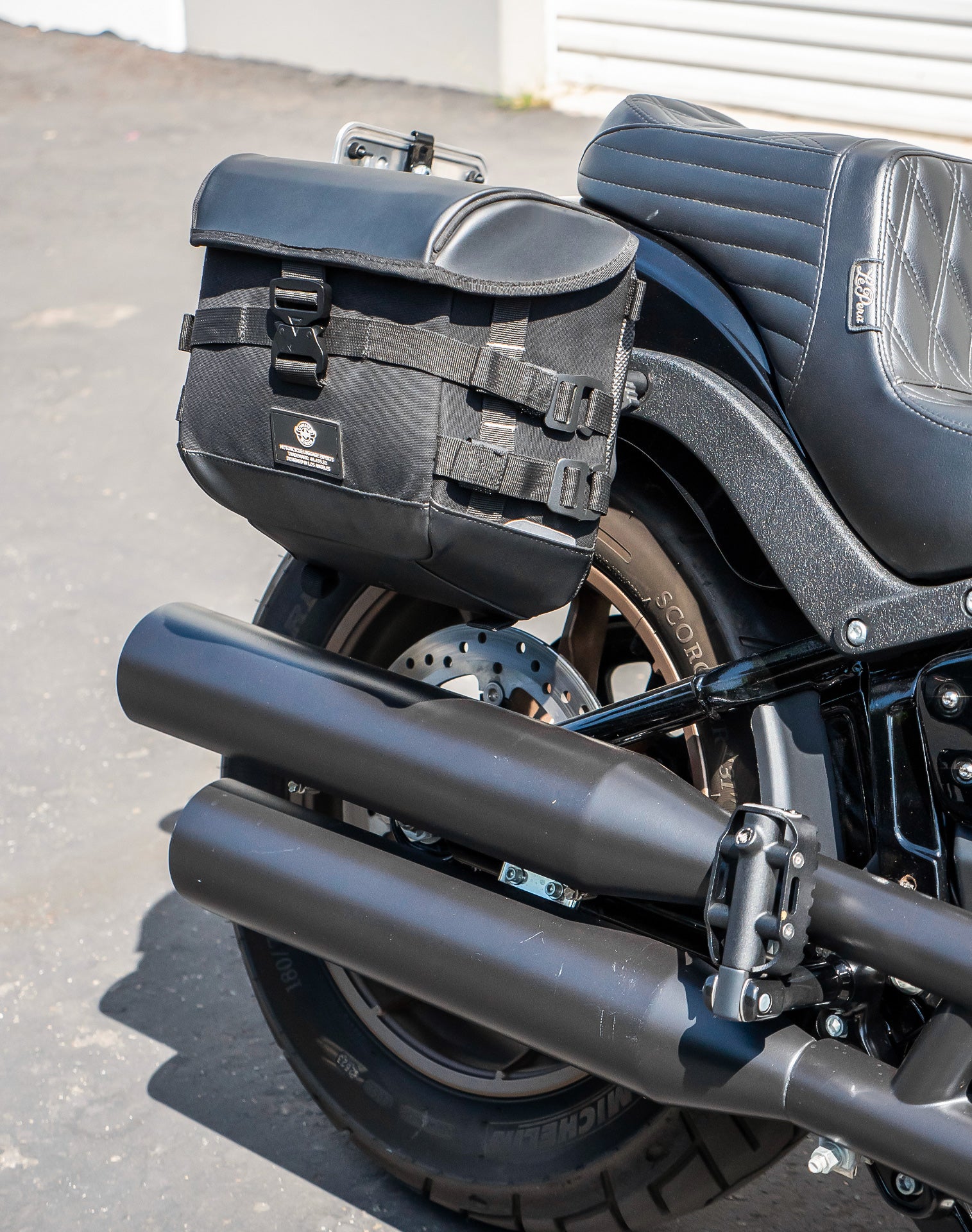 20L - Incognito Quick-Mount Small Saddlebags for Harley Softail Low Rider ST FXLRST Life style 3