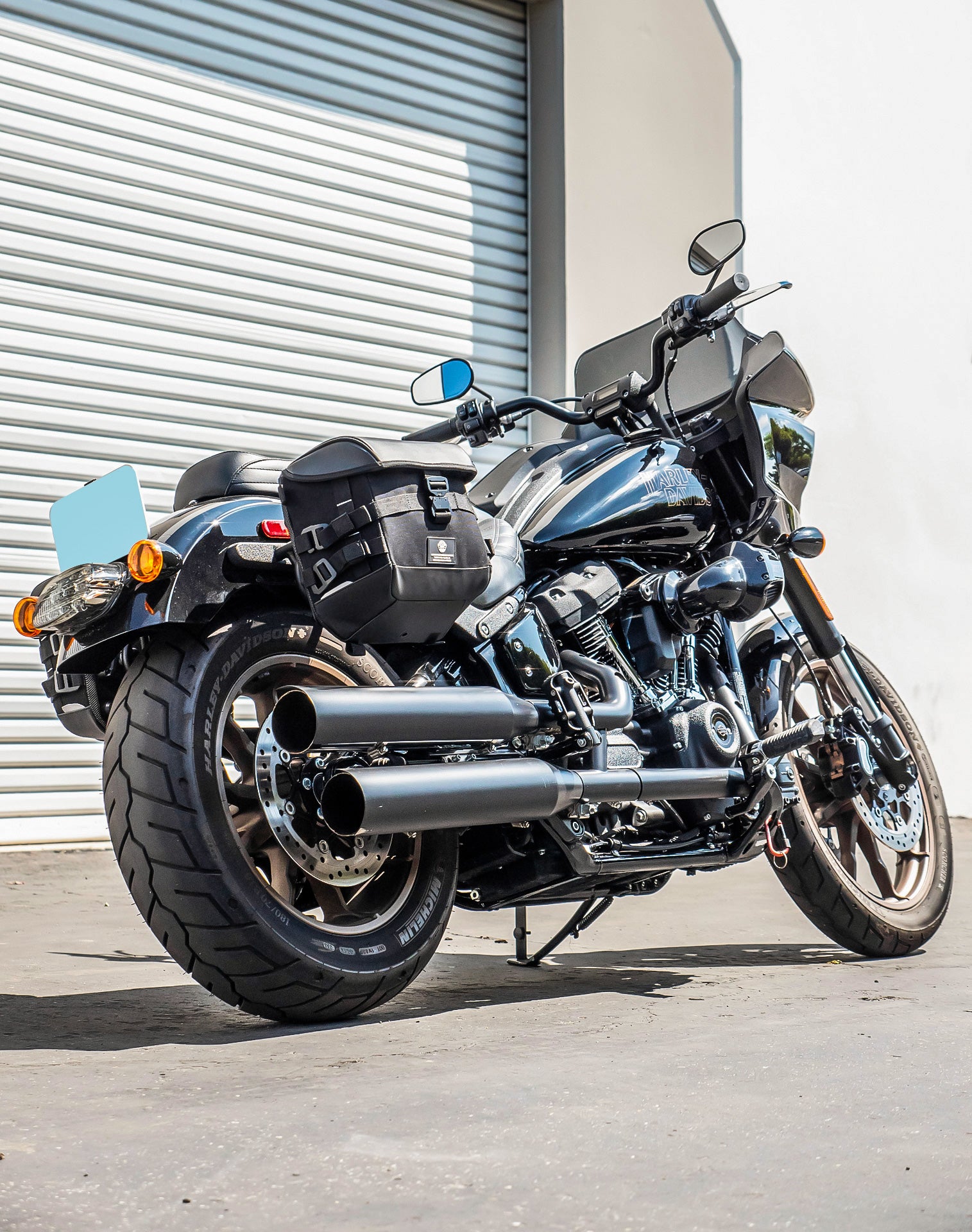 20L - Incognito Quick-Mount Small Saddlebags for Harley Softail Low Rider ST FXLRST Life style 1