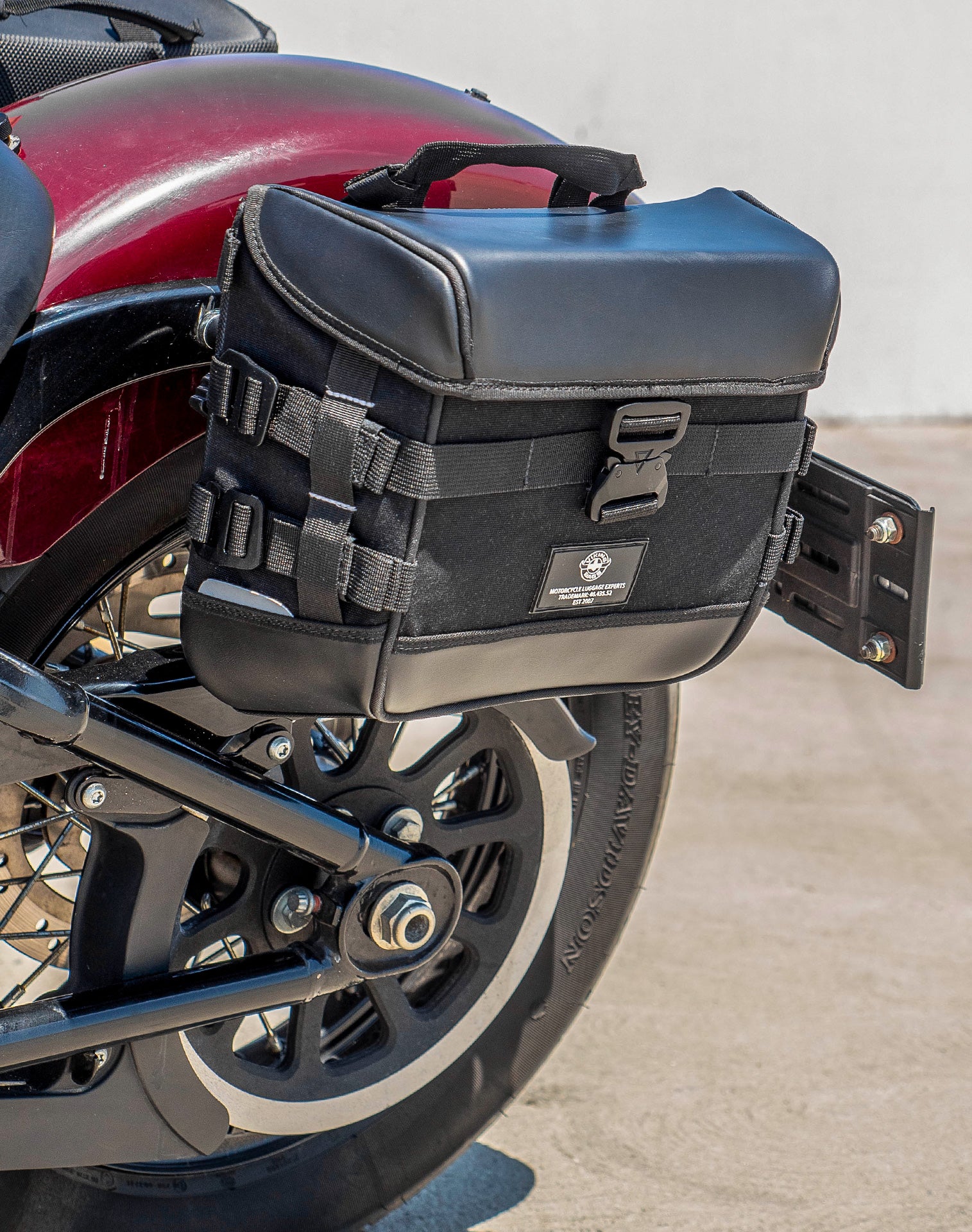 20L - Incognito Quick-Mount Small Saddlebags for Harley Softail Slim FLSL Life style 2