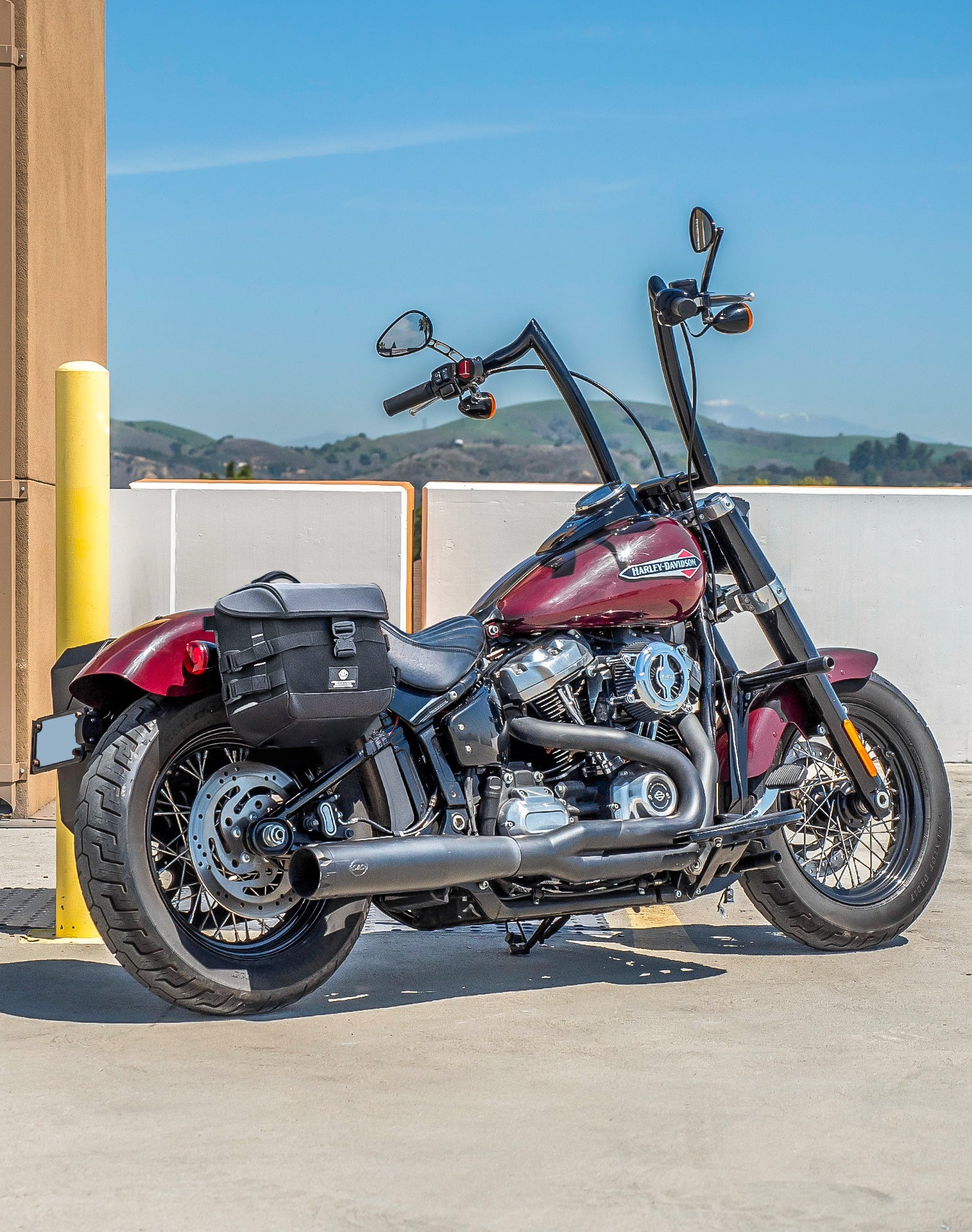 20L - Incognito Quick-Mount Small Saddlebags for Harley Softail Slim FLSL Life style 1