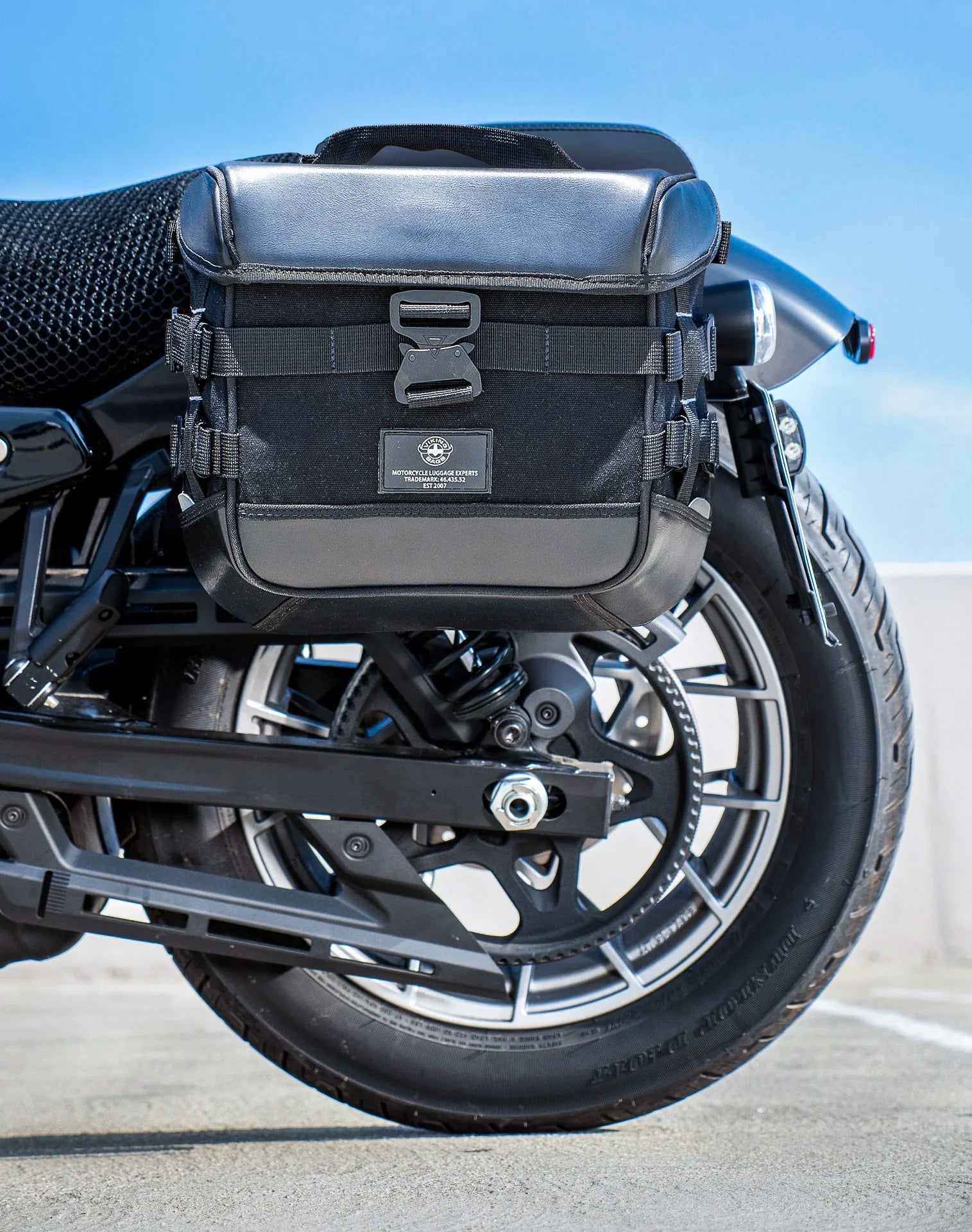 20L - Incognito Quick-Mount Small Harley Nightster RH975/S Saddlebags Lifestyle