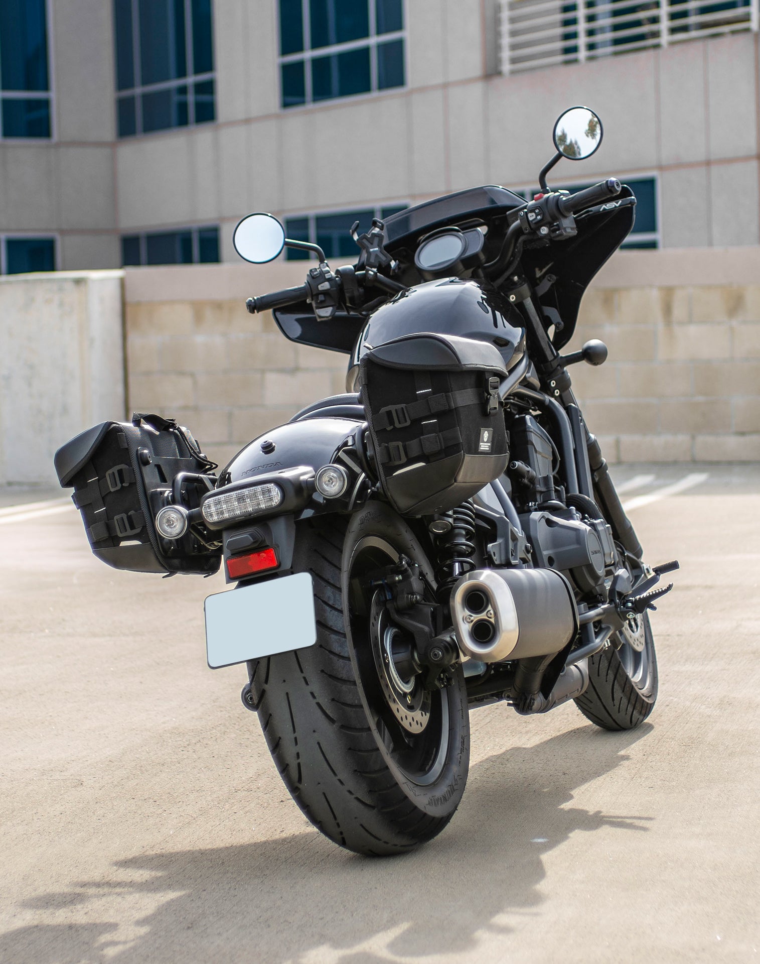20L - Incognito Quick-Mount Small Honda Rebel 1100 Saddlebags Life style 1