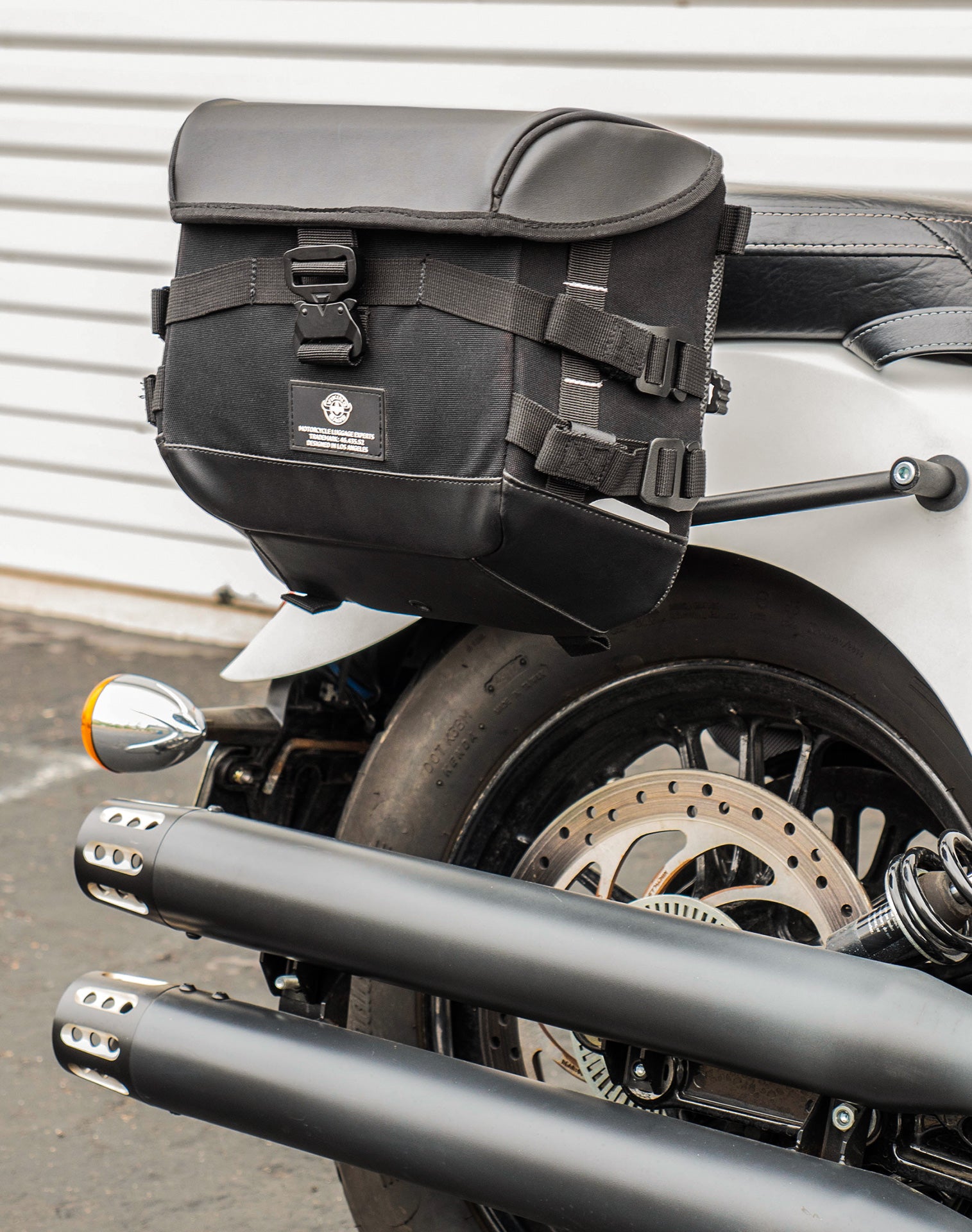 20L - Incognito Quick-Mount Small Indian Scout Sixty Motorcycle Saddlebags Life style 3