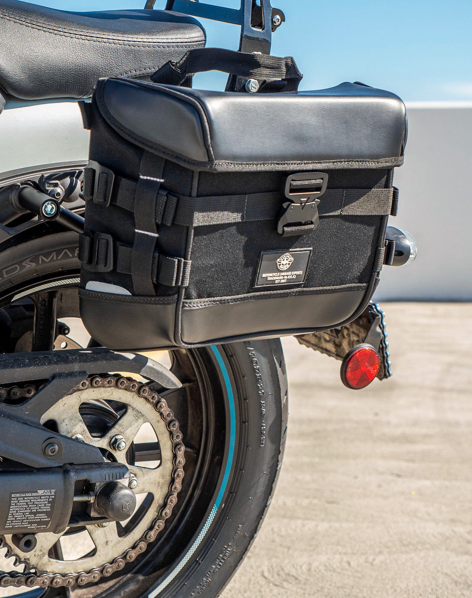 20L - Incognito Quick-Mount Small Kawasaki Vulcan S VN650 Saddlebags Life style 2