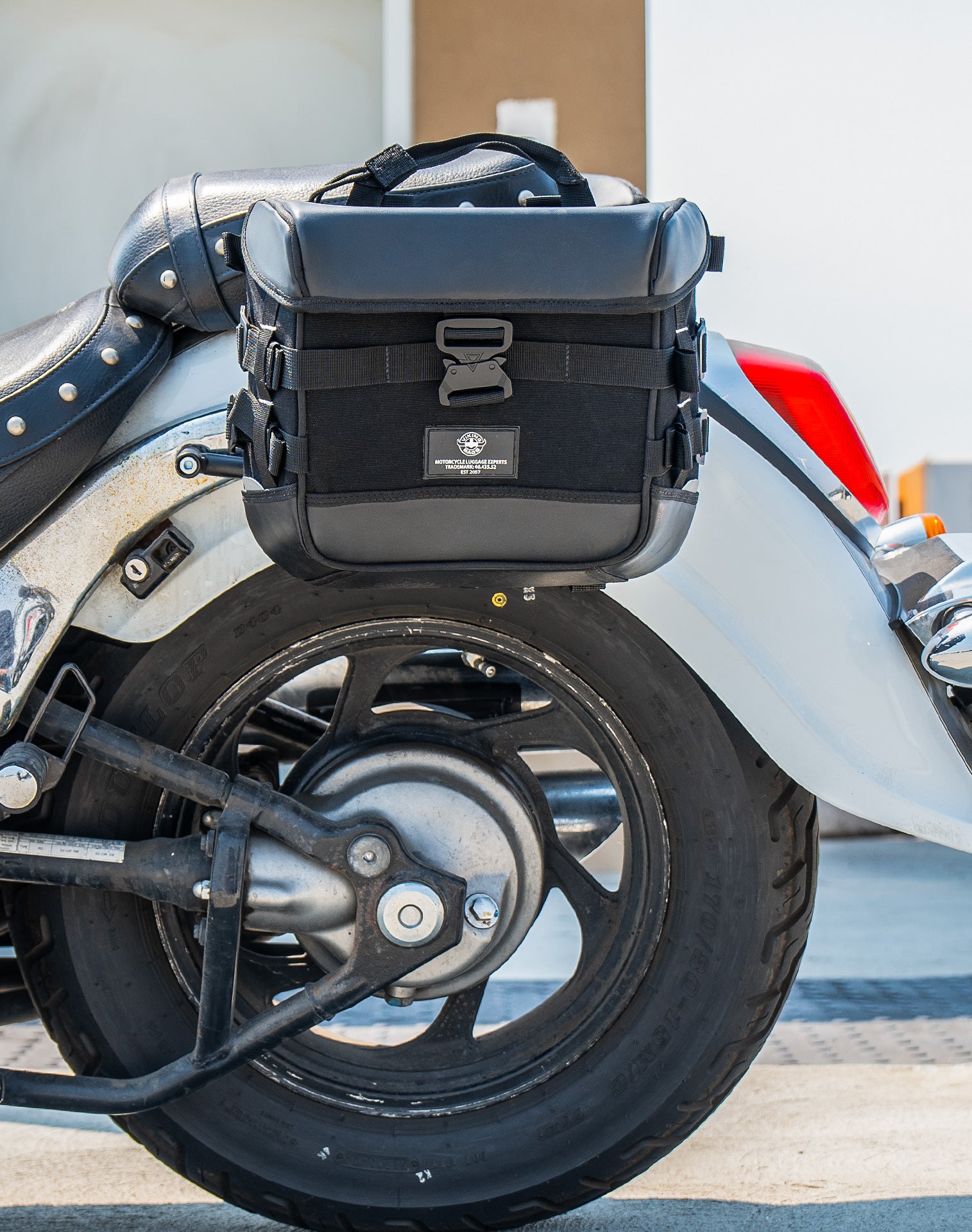 20L - Incognito Quick-Mount Small Suzuki Boulevard C50 VL800 Saddlebags Life style 2