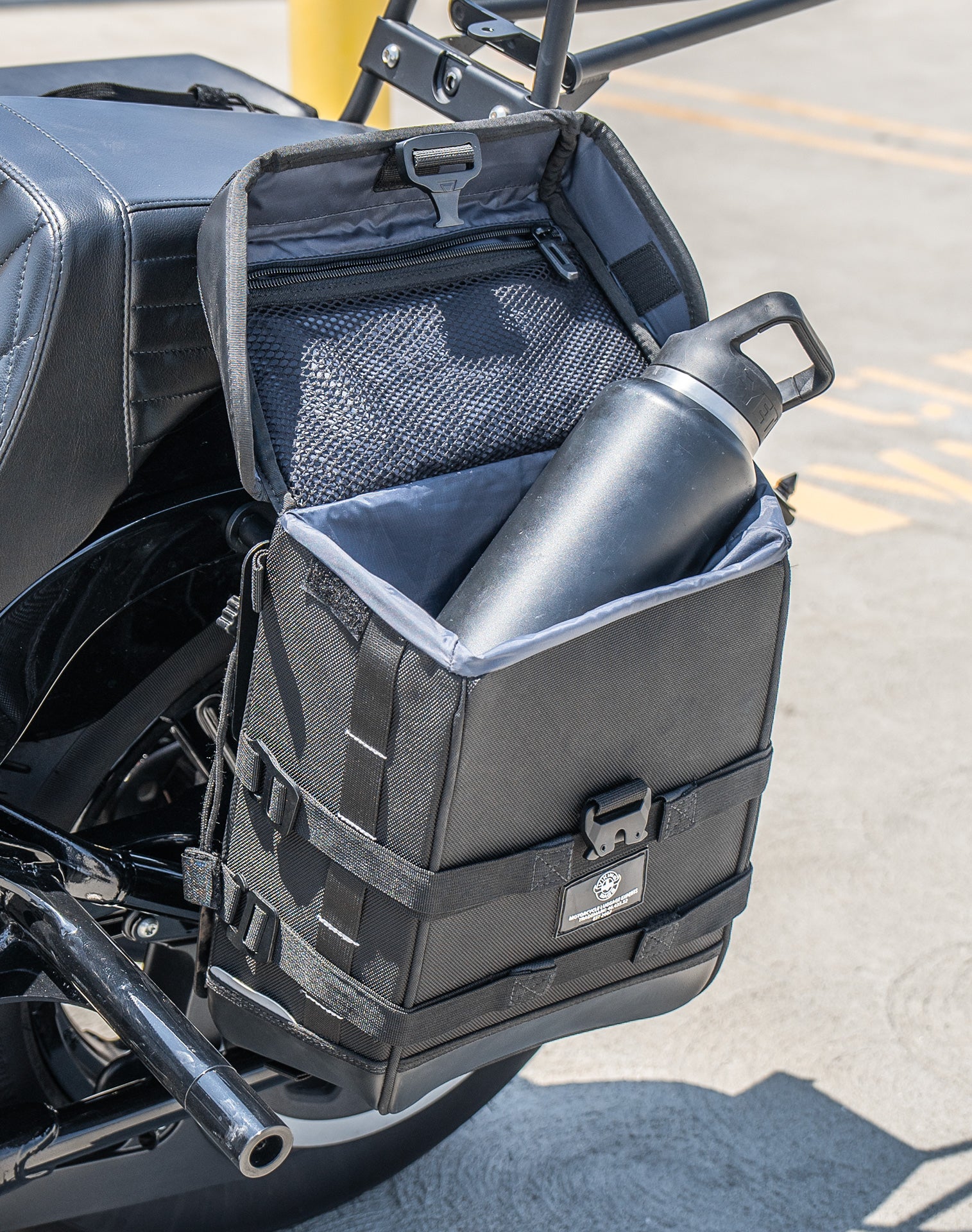 15L - Incognito Quick Mount Medium Solo Motorcycle Saddlebag (Left Only) for Harley Dyna Street Bob FXDB/I Lifestyle 