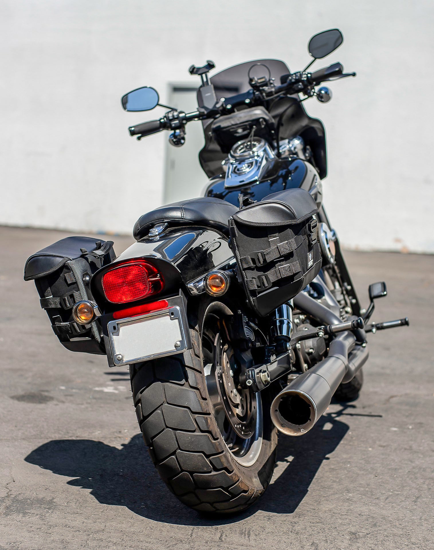 10L - Incognito Quick Mount Small Solo Motorcycle Saddlebag (Right Only) for Harley Dyna Fat Bob FXDF/SE v1