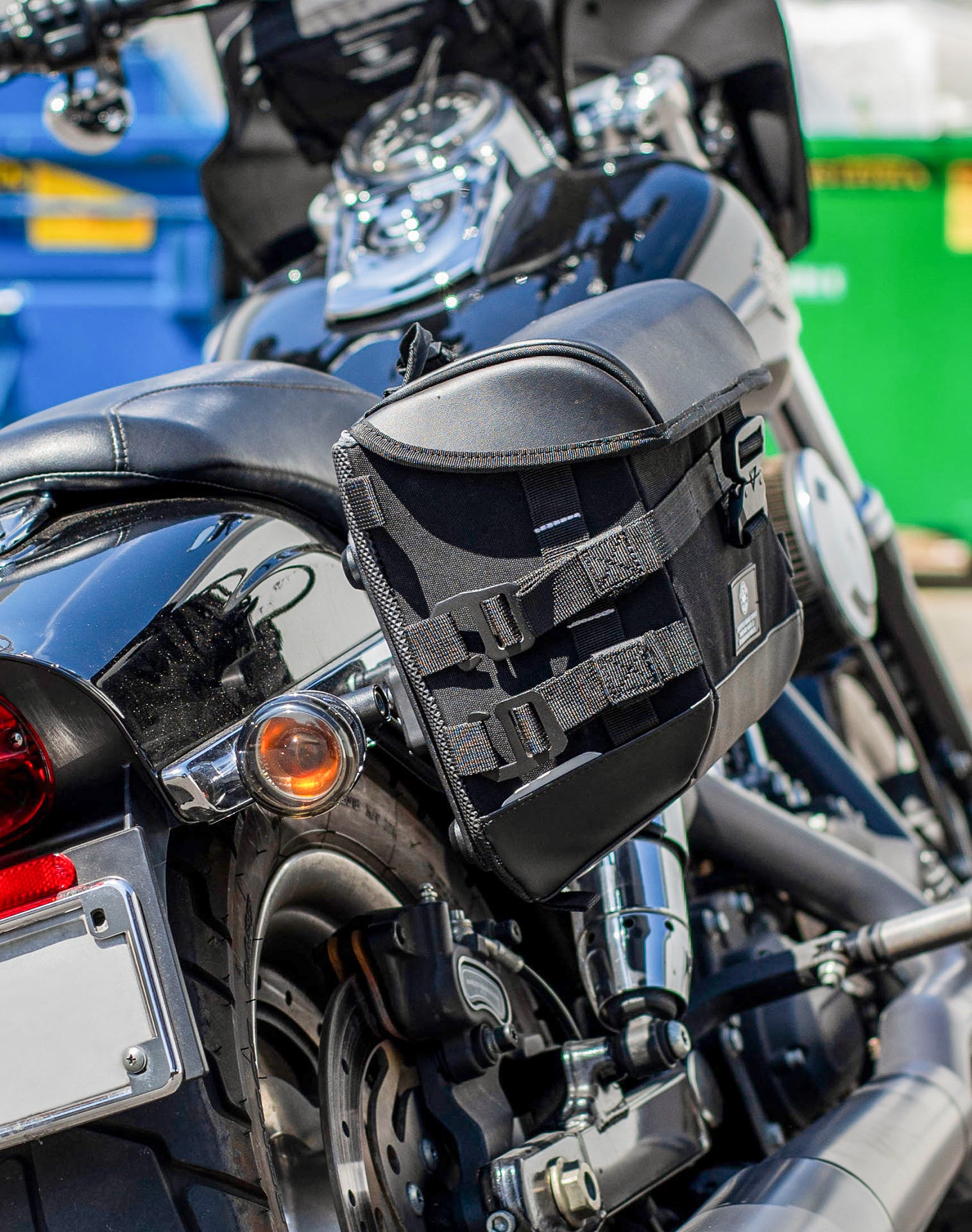 10L - Incognito Quick Mount Small Solo Motorcycle Saddlebag (Right Only) for Harley Dyna Fat Bob FXDF/SE v2