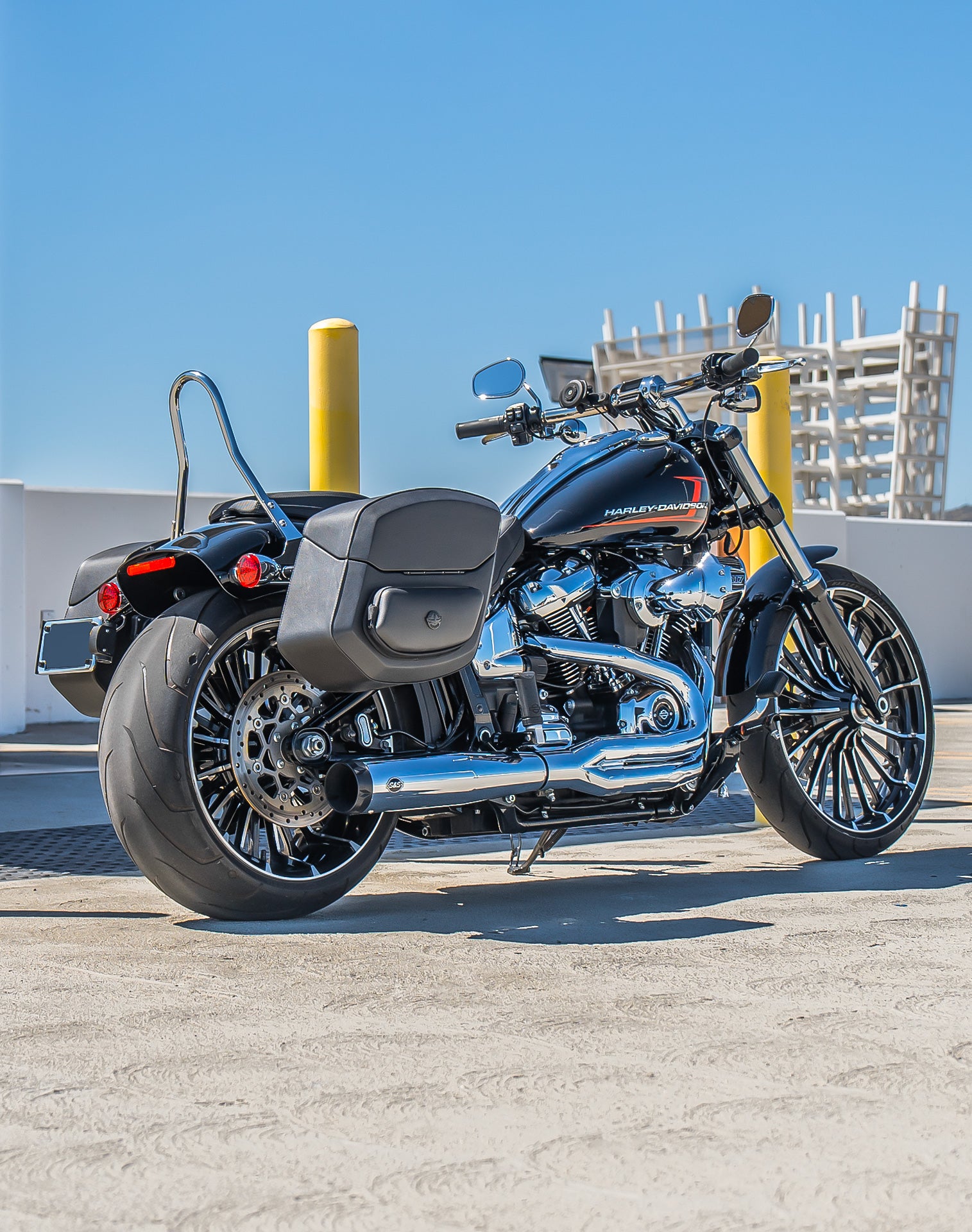 24L - Ironclad Quick-Mount Medium Harley Softail Breakout FXBR/S Leather Wrapped Hard Saddlebags Lifestyle