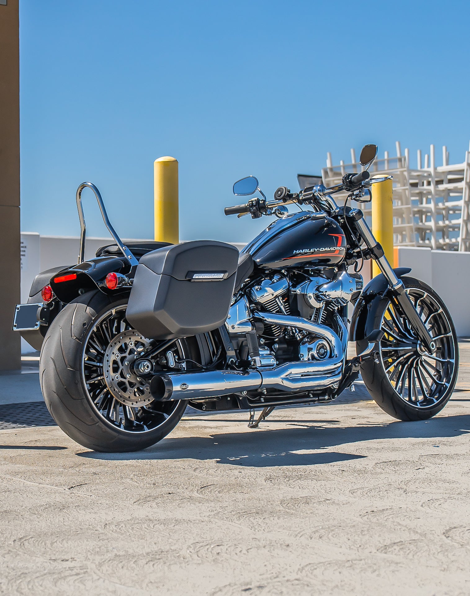 24L - Ironclad Quick-Mount Medium Harley Softail Breakout FXBR/S Matte Hard Saddlebags Lifestyle