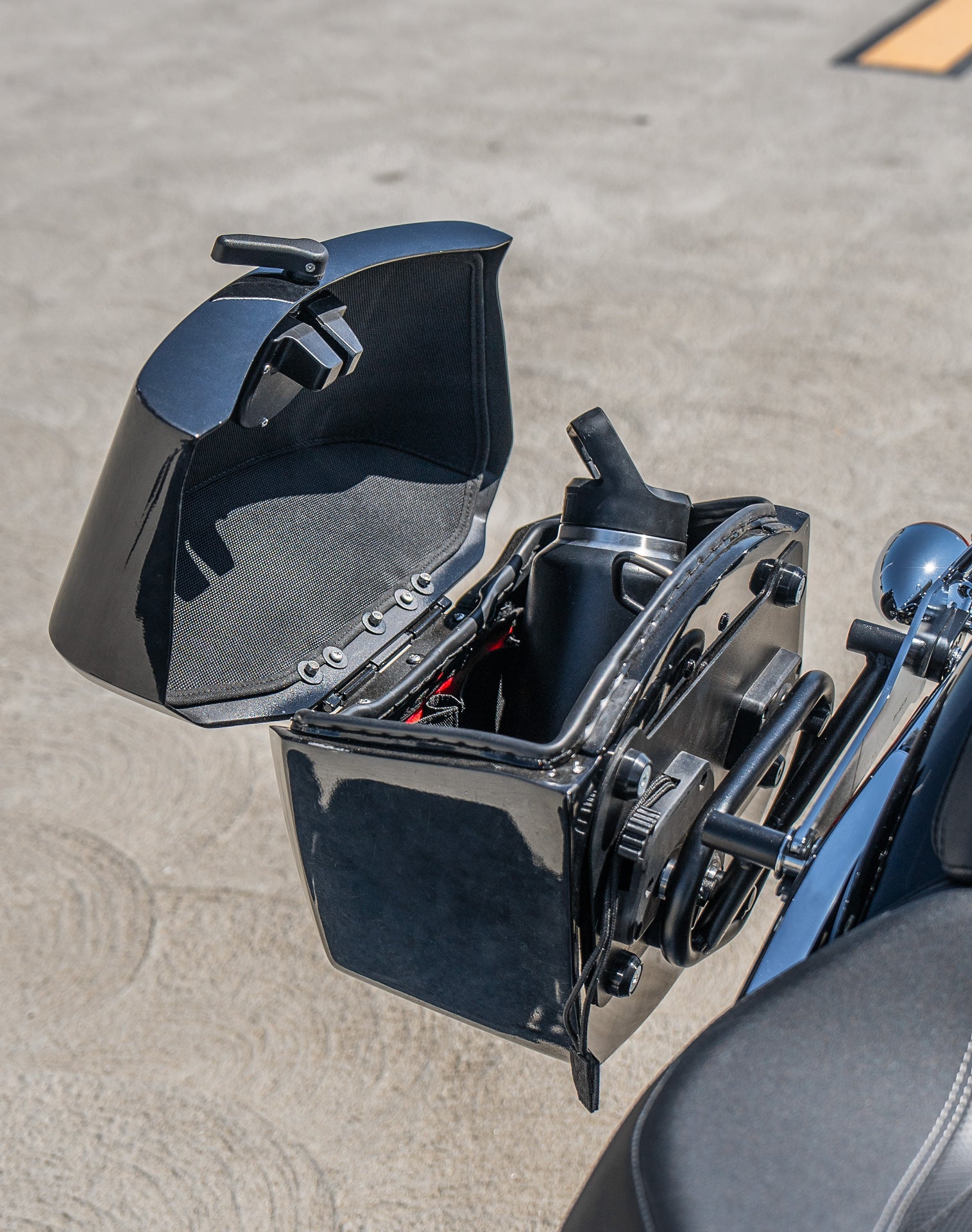 24L - Ironclad Quick-Mount Medium Harley Softail Breakout FXBR/S Painted Hard Saddlebags Lifestyle