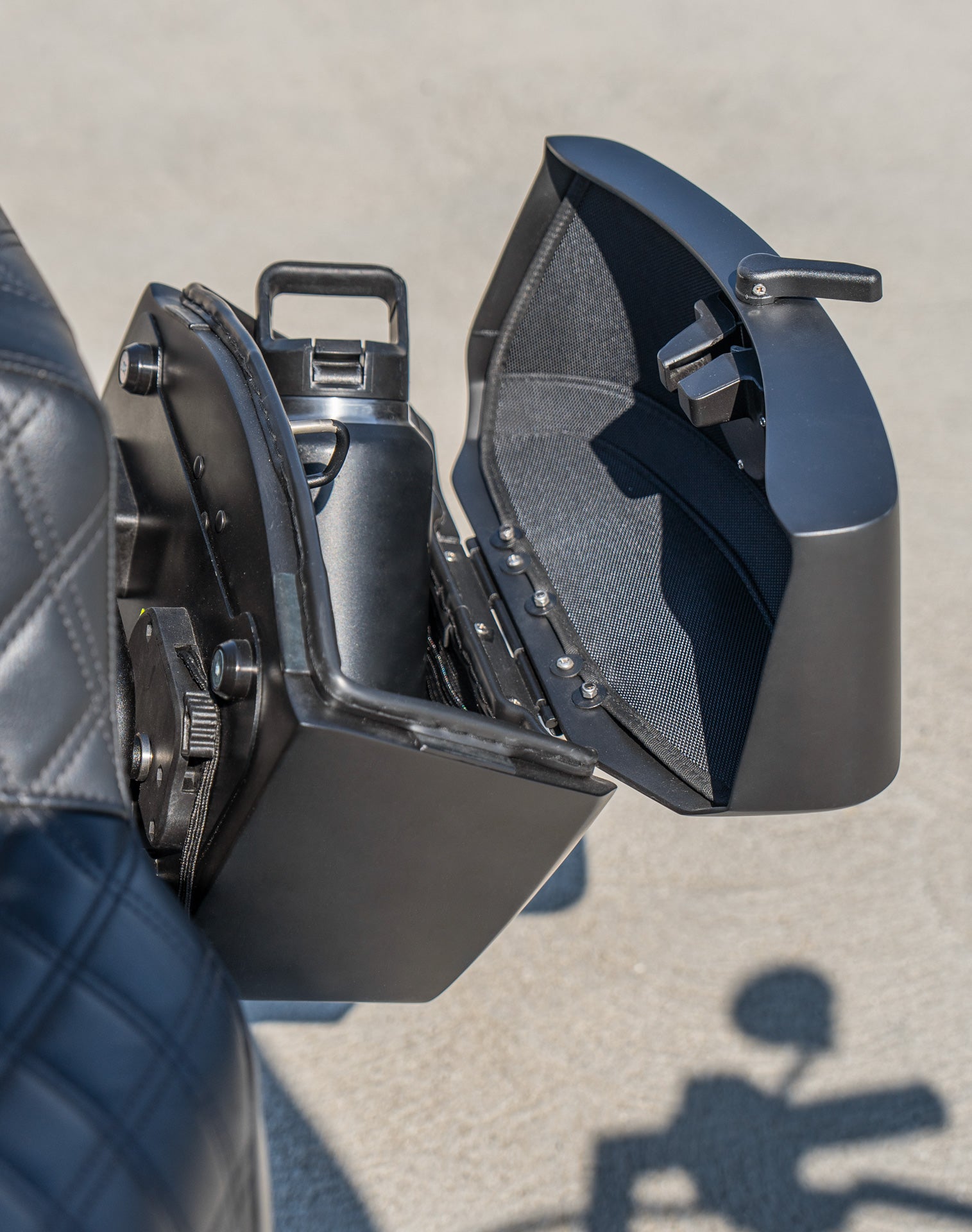 24L - Ironclad Quick-Mount Medium Harley Softail Heritage FLHC/S Matte Hard Saddlebags Lifestyle