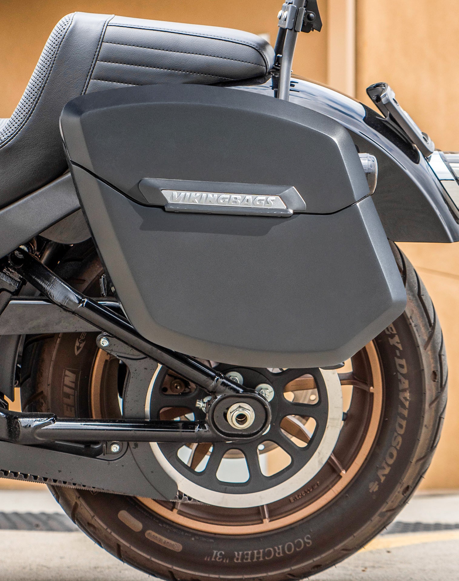 24L - Ironclad Quick-Mount Medium Harley Softail Low Rider S FXLRS Matte Hard Saddlebags Life style 2